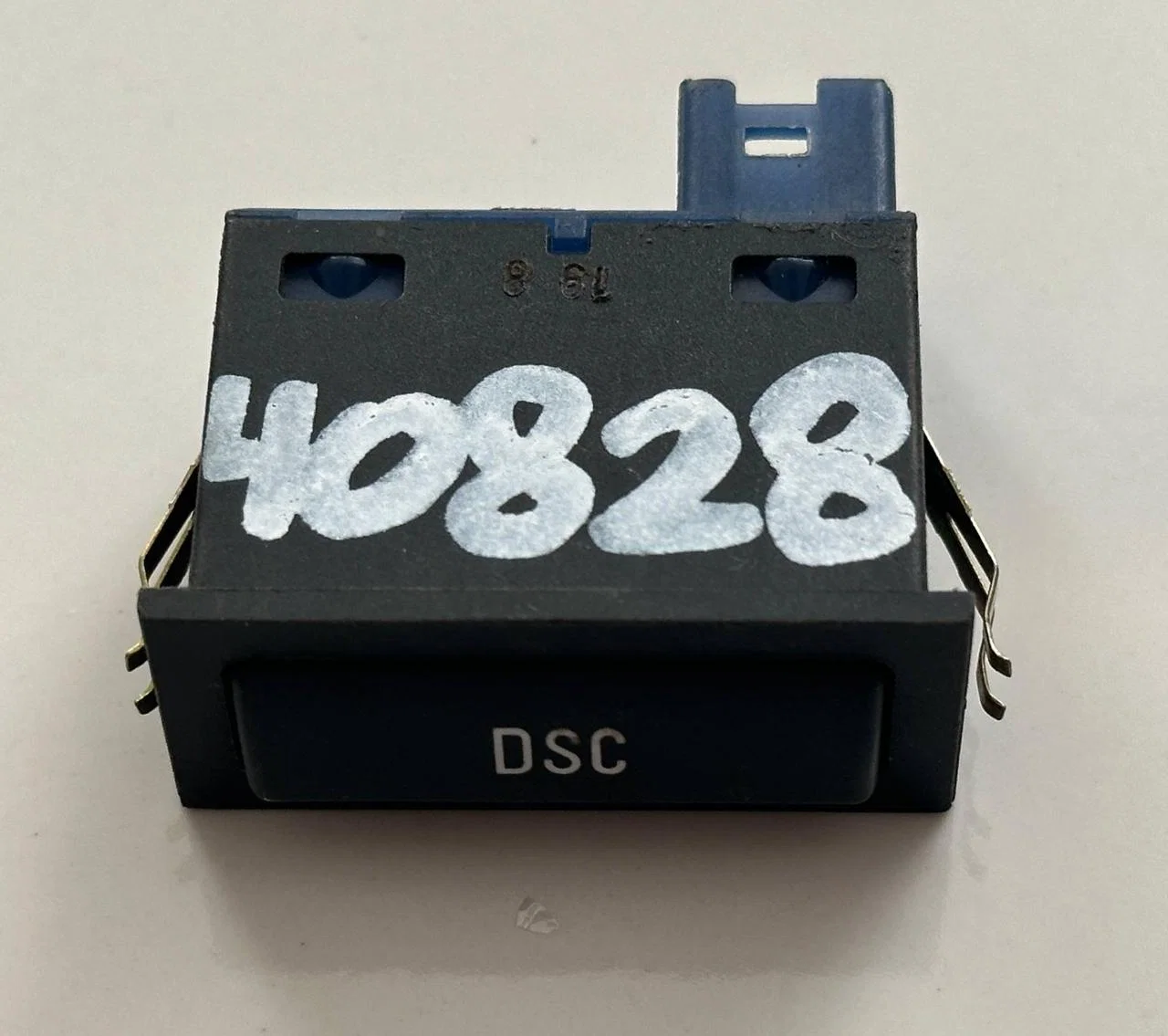 Выключатель DSC E38/46 - изображение 1