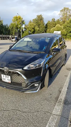 Продаю Toyota Sienta