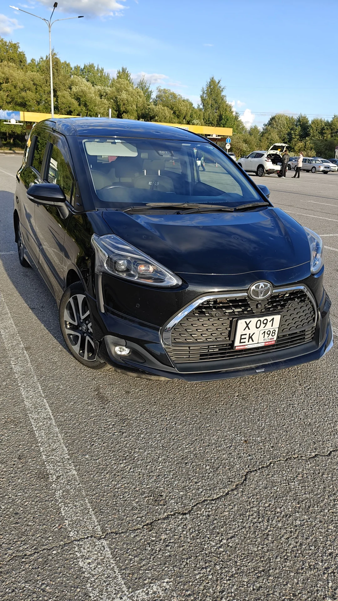 Продаю Toyota Sienta - миниатюра 3