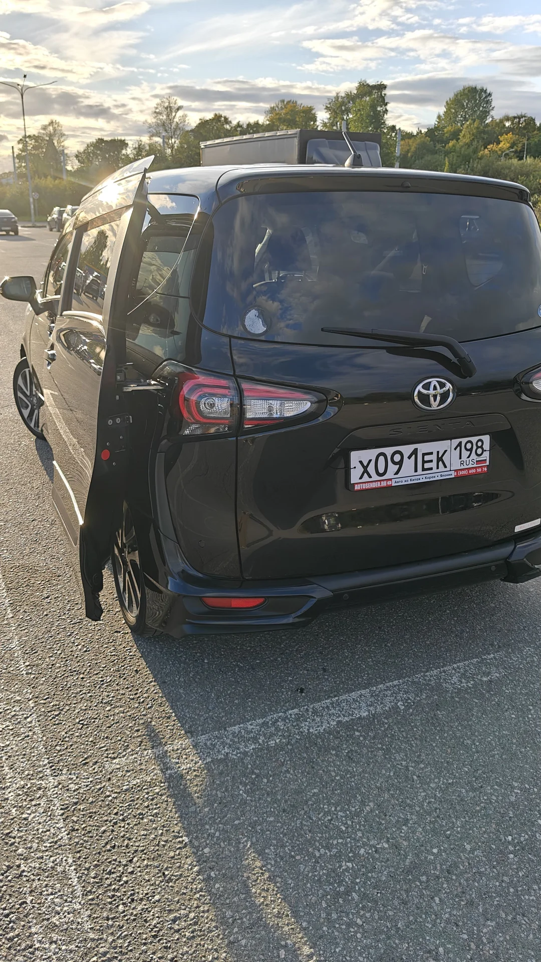 Продаю Toyota Sienta - миниатюра 6