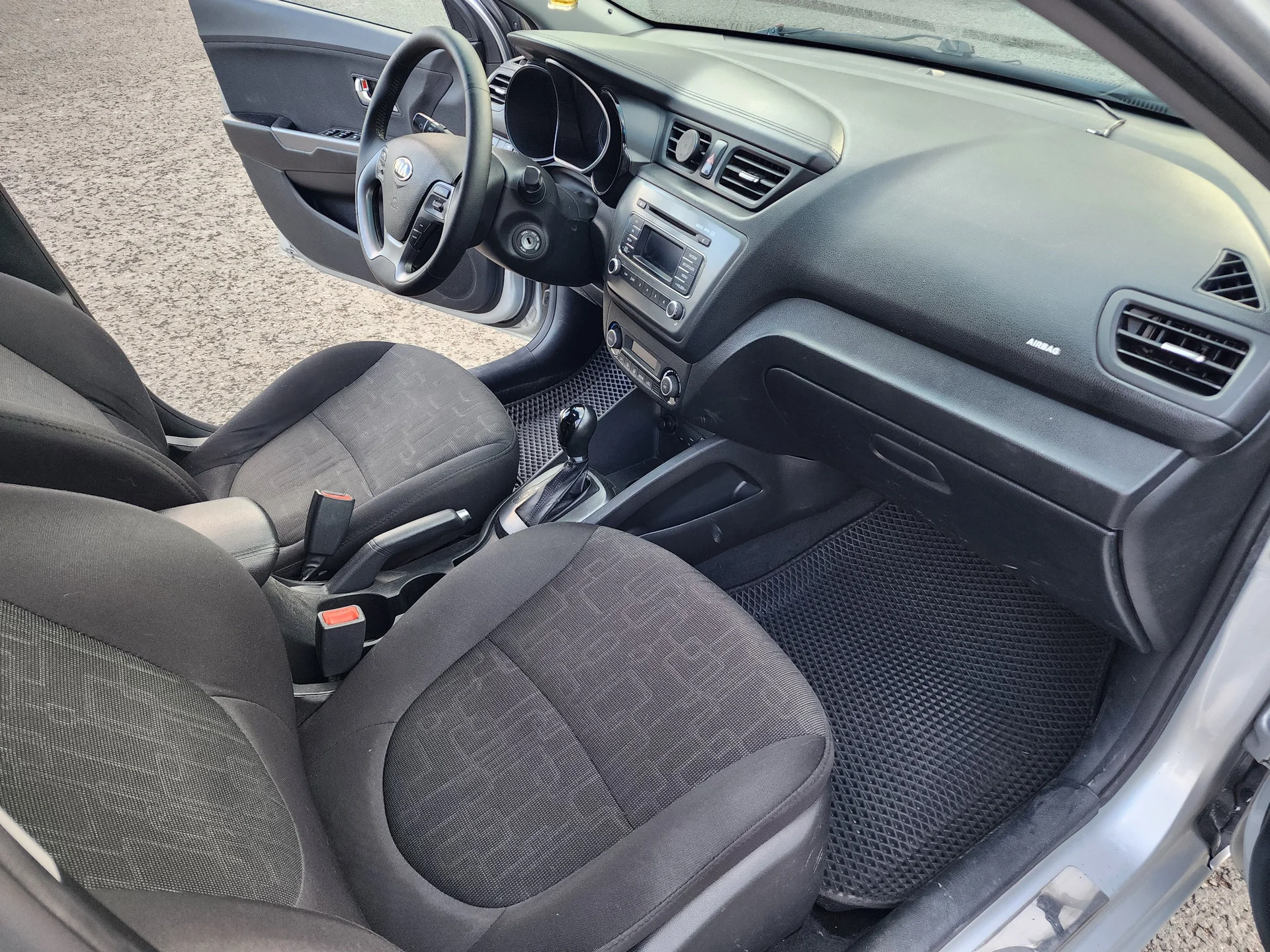 Kia Rio - миниатюра 13