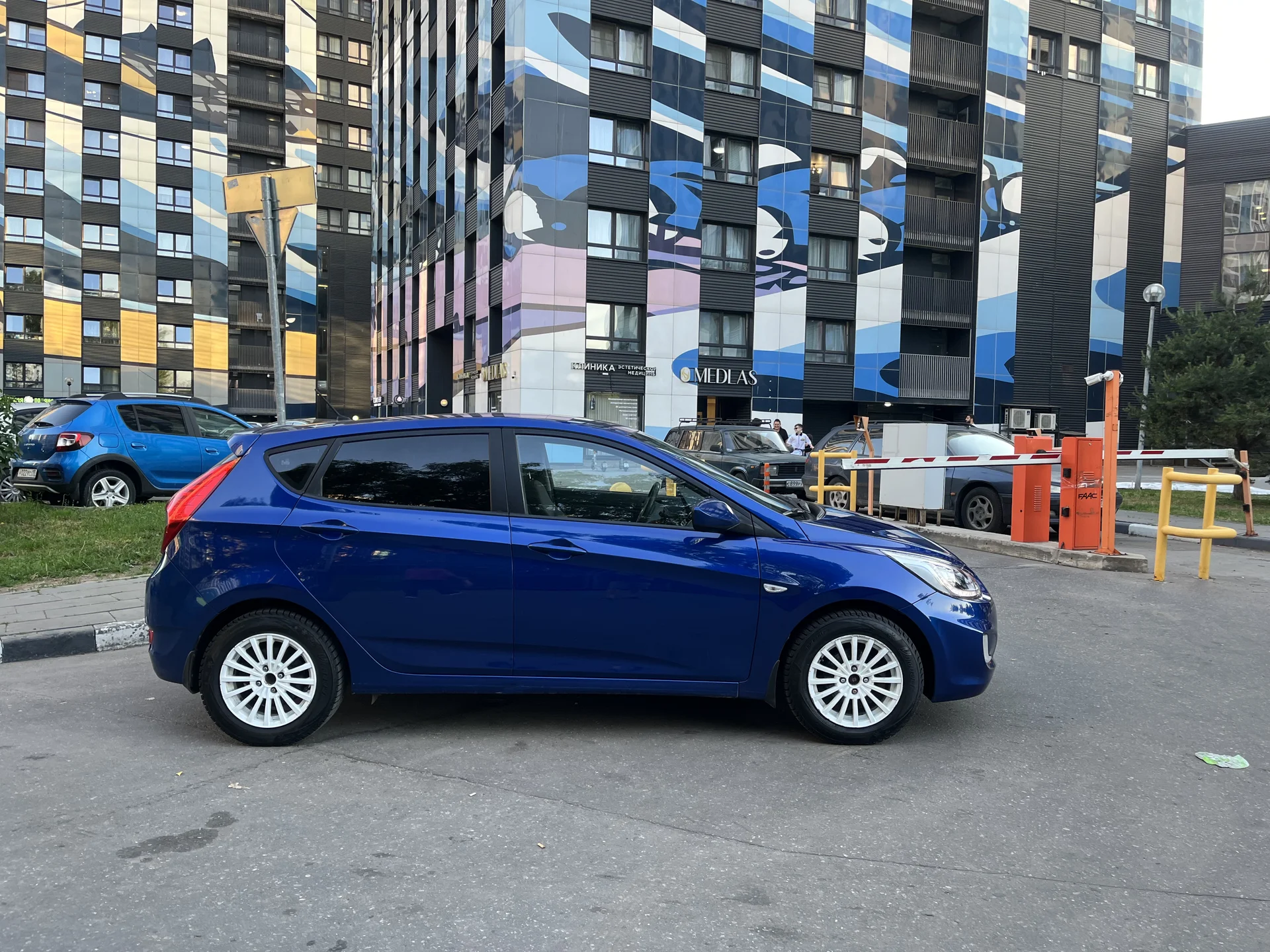 Hyundai Solaris 1.6 MT , 2014, 315000 - миниатюра 4
