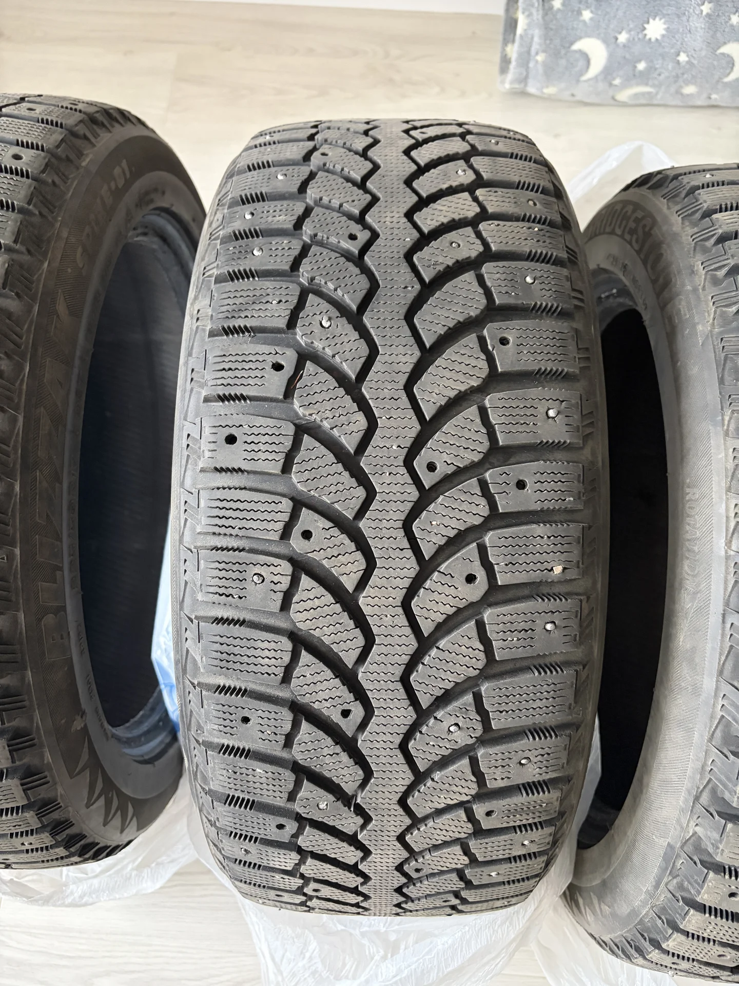 Bridgestone Blizzak Spike-01 225/50 R17 98T - миниатюра 3