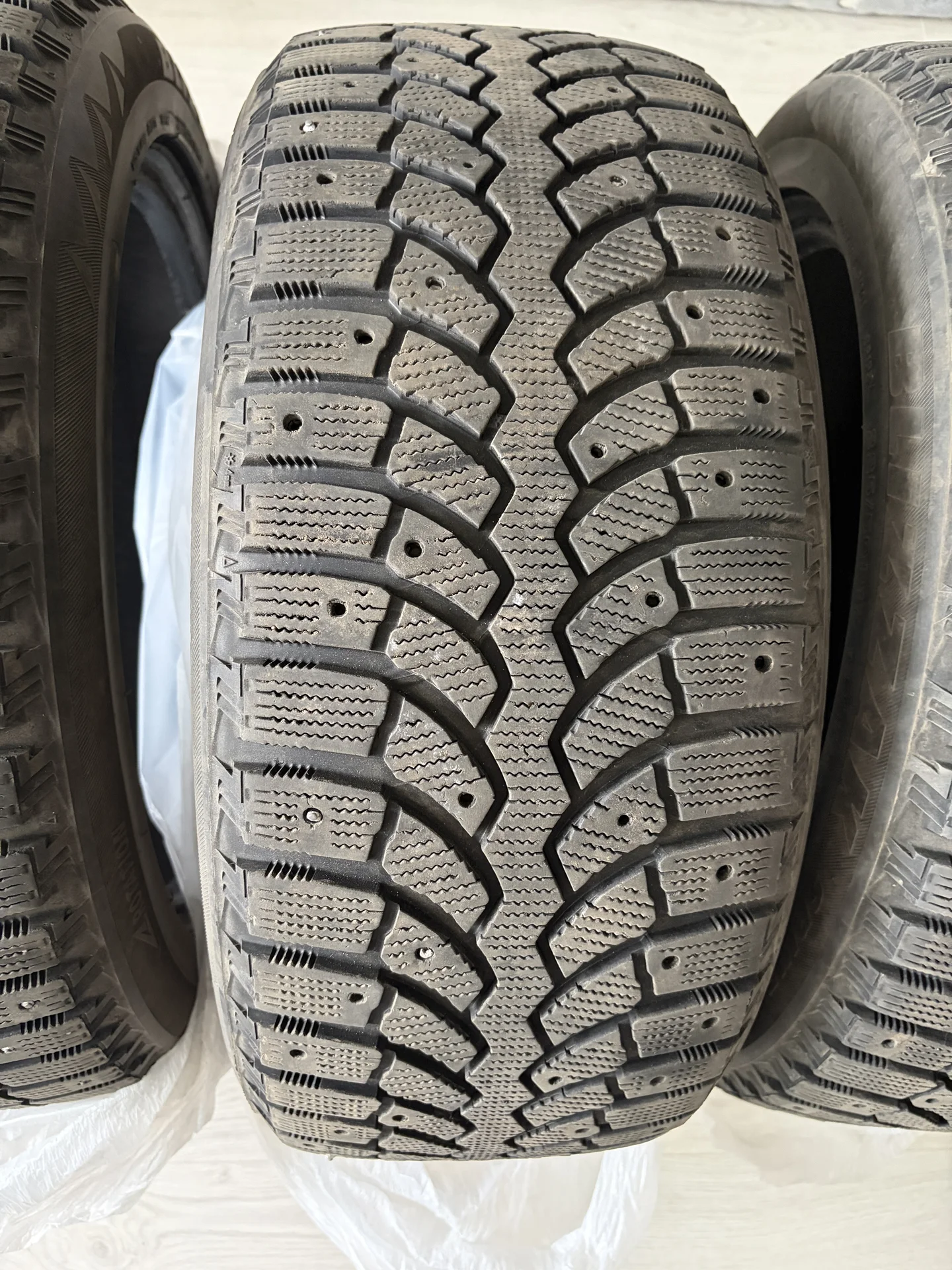 Bridgestone Blizzak Spike-01 225/50 R17 98T - миниатюра 4