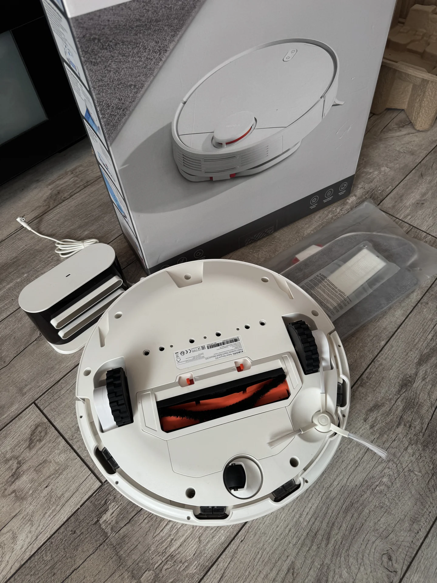 Робот пылесос Xiaomi Robot Vacuum S12 белый - миниатюра 2