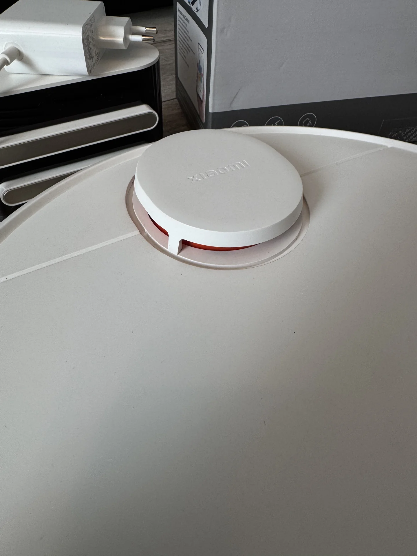 Робот пылесос Xiaomi Robot Vacuum S12 белый - миниатюра 3