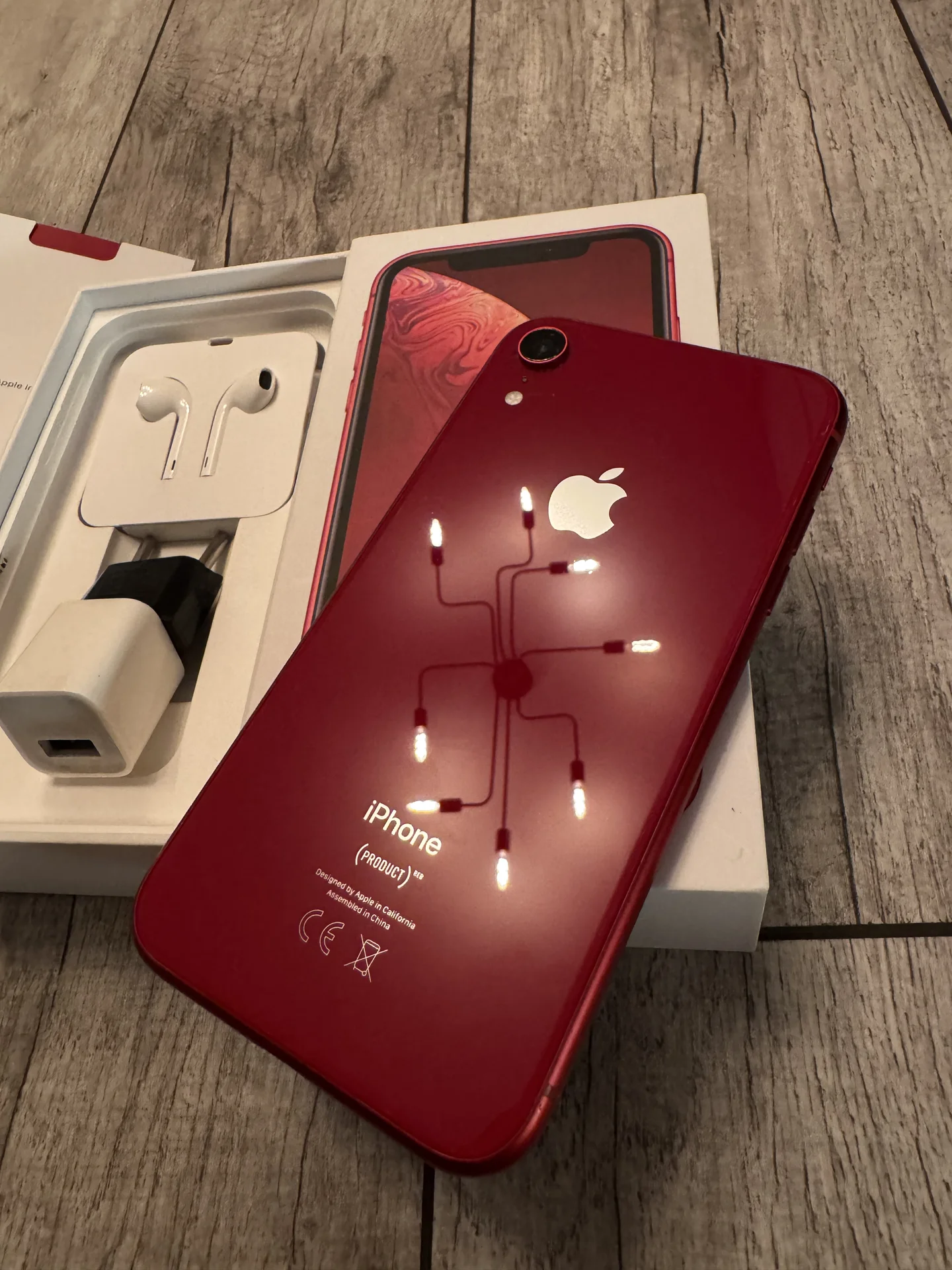 iPhone XR 128gb red - миниатюра 2
