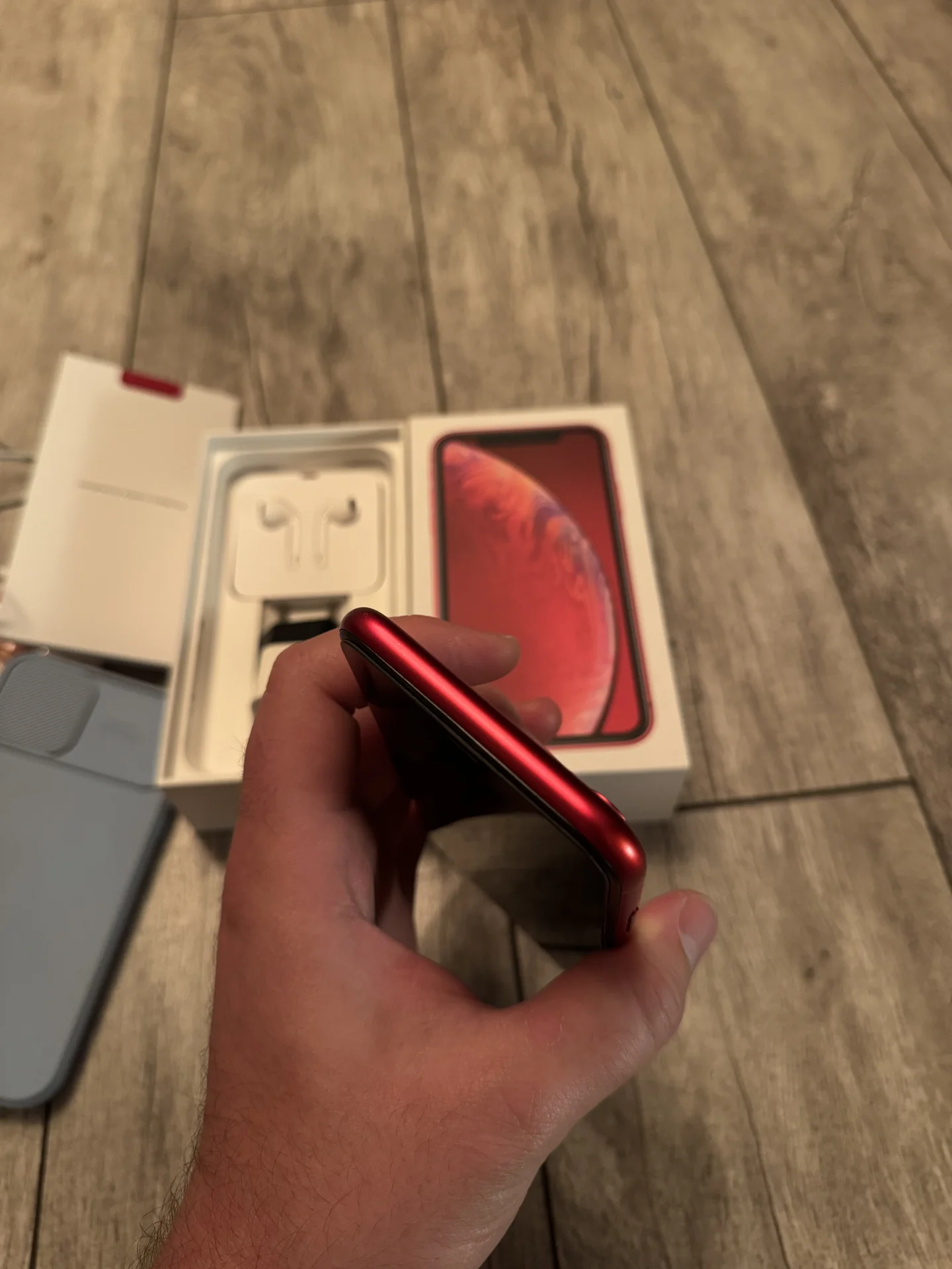 iPhone XR 128gb red - миниатюра 5