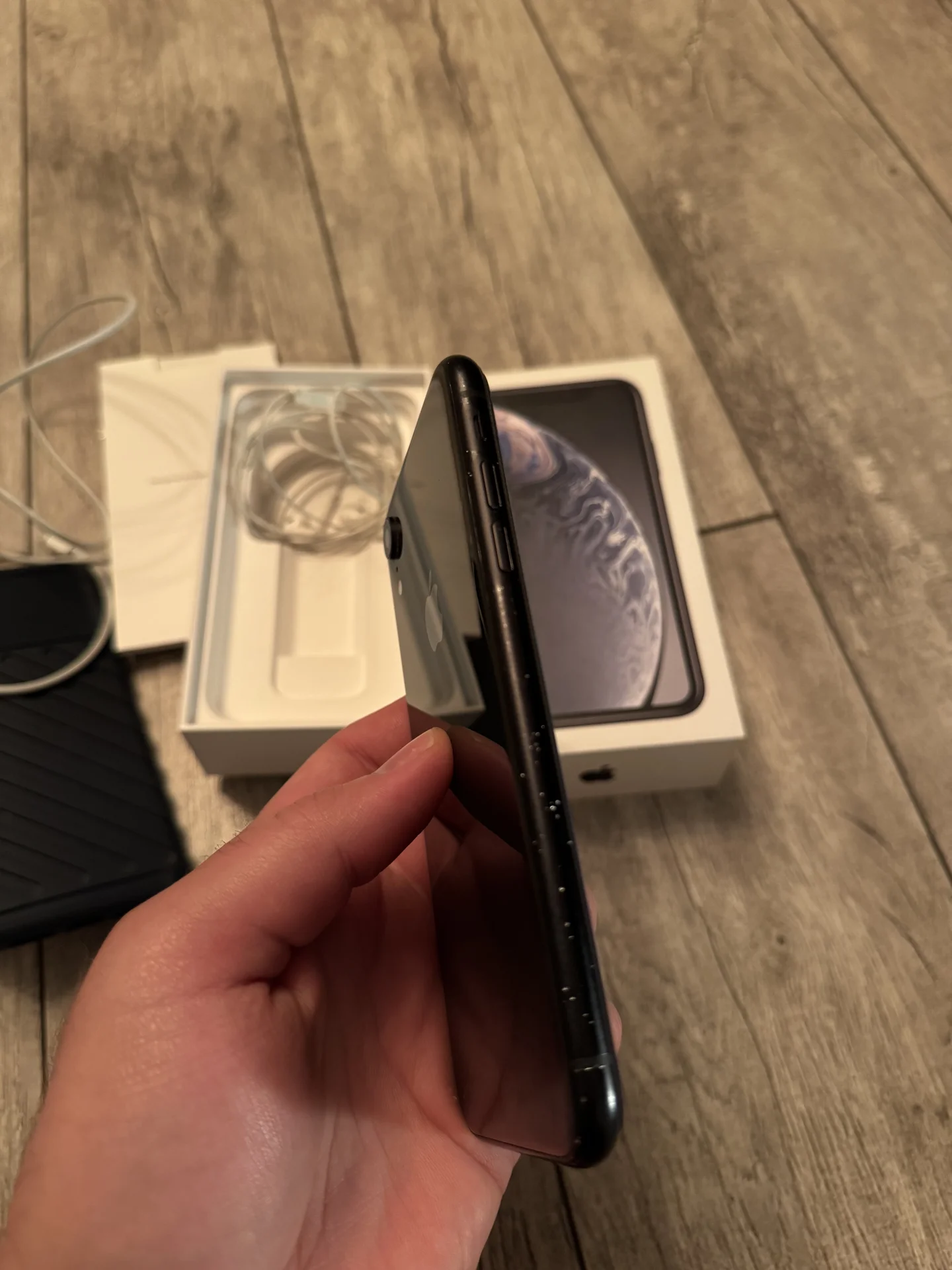 iPhone XR 128gb black - миниатюра 2