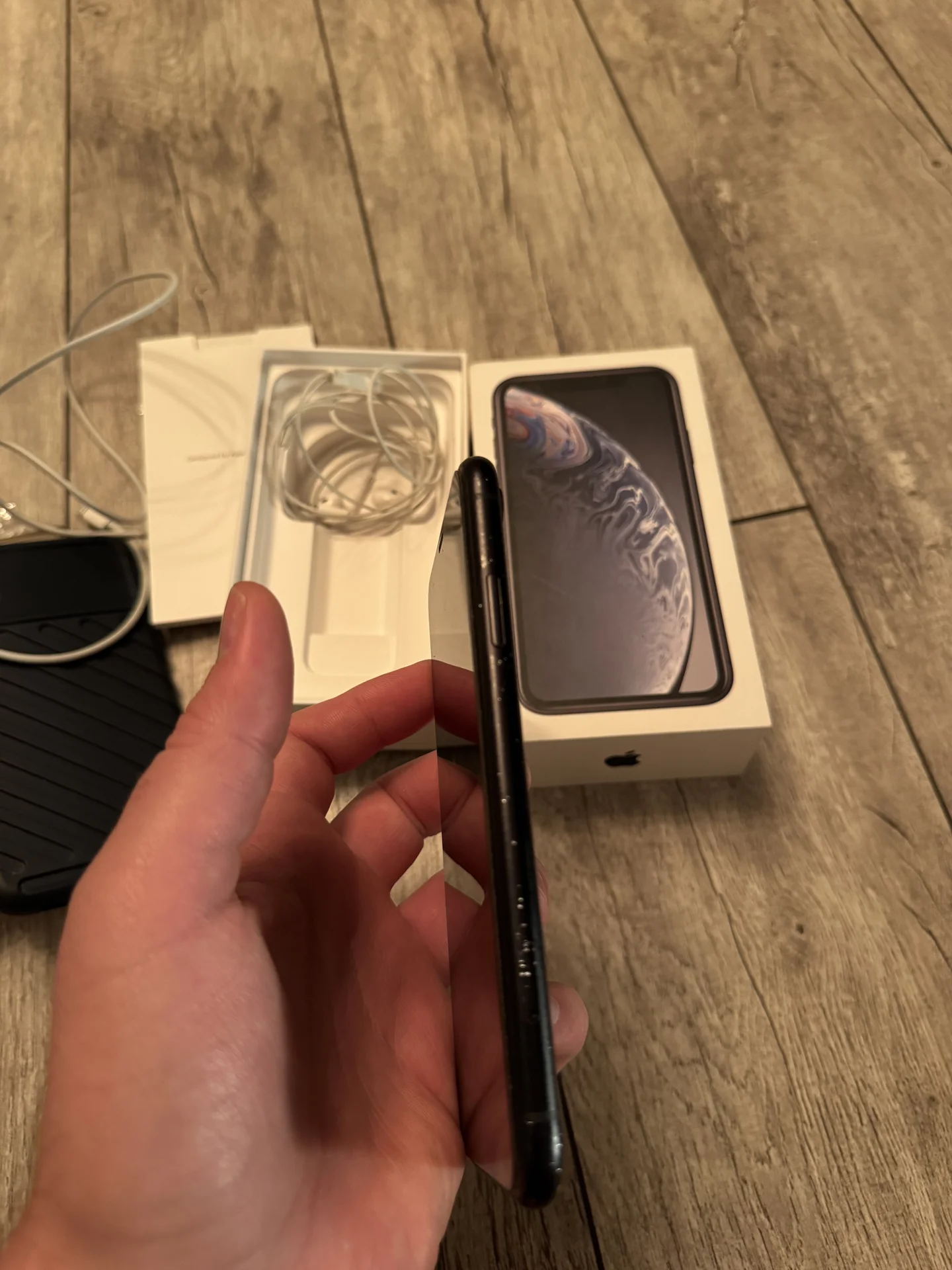 iPhone XR 128gb black - миниатюра 4