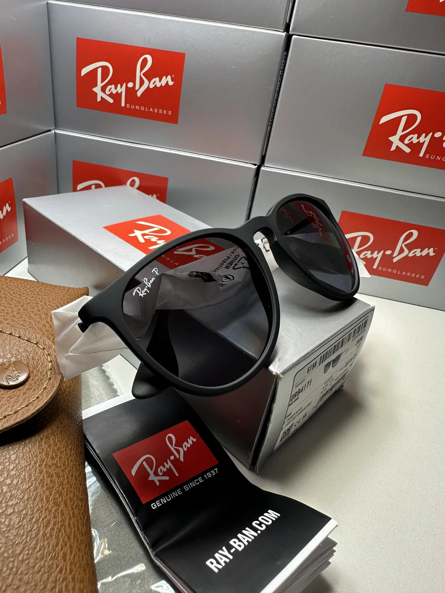 Ray Ban RB 4171 Erika - миниатюра 2