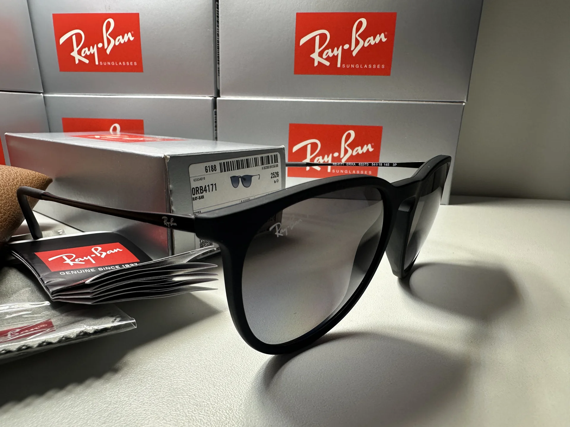 Ray Ban RB 4171 Erika - миниатюра 5