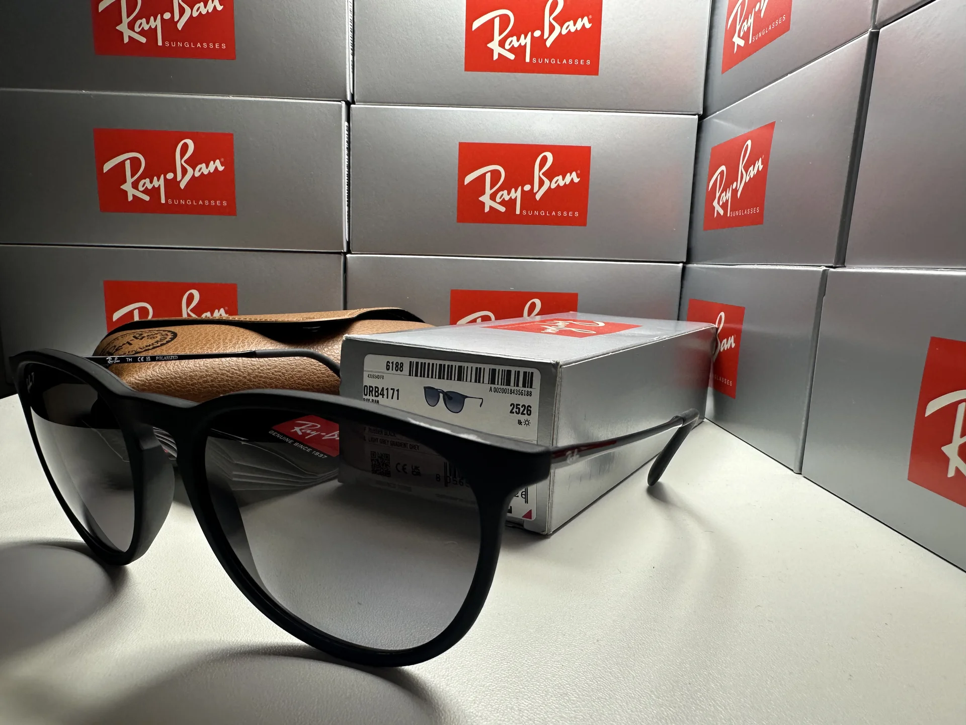 Ray Ban RB 4171 Erika - миниатюра 6