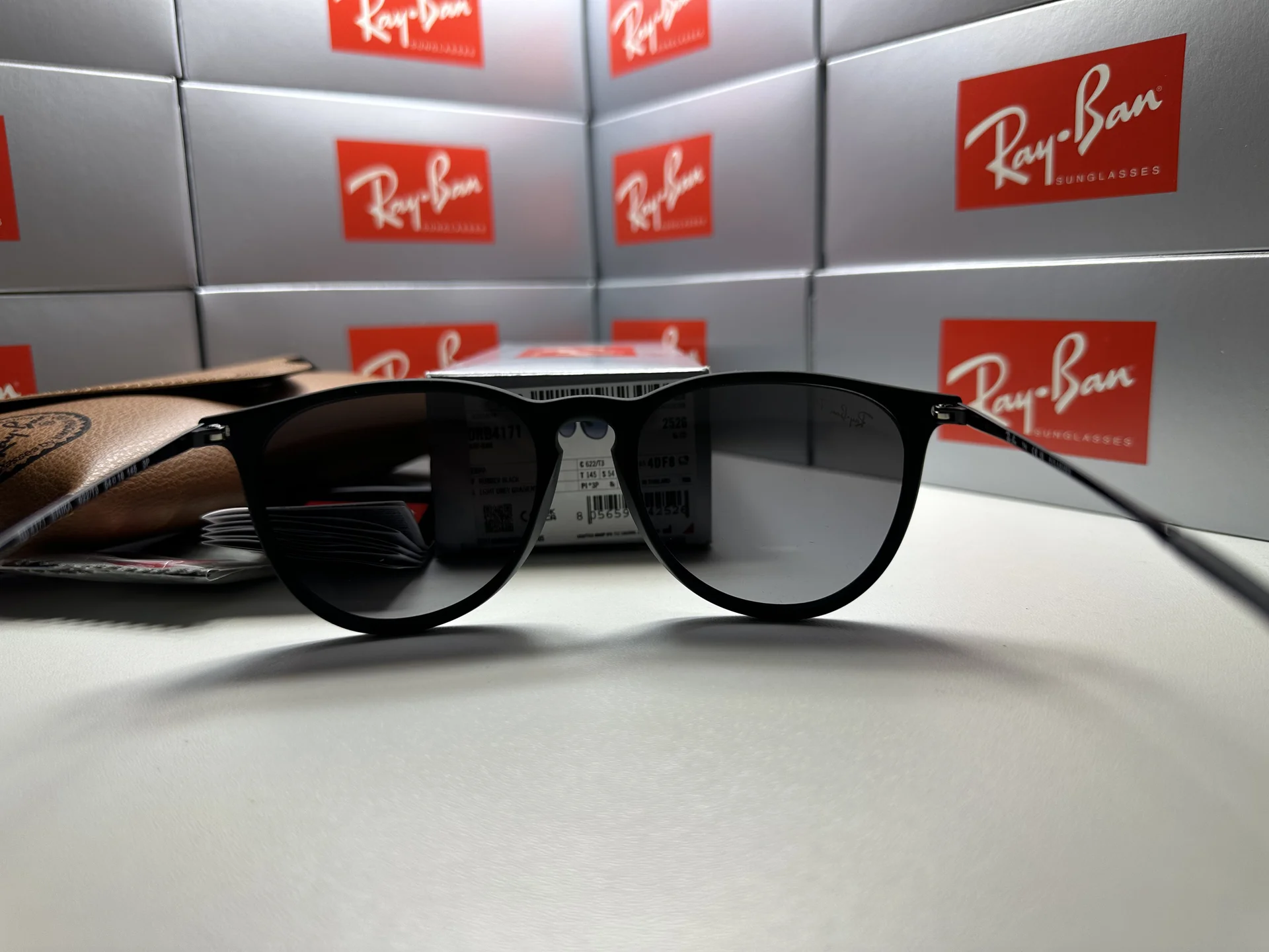 Ray Ban RB 4171 Erika - миниатюра 9