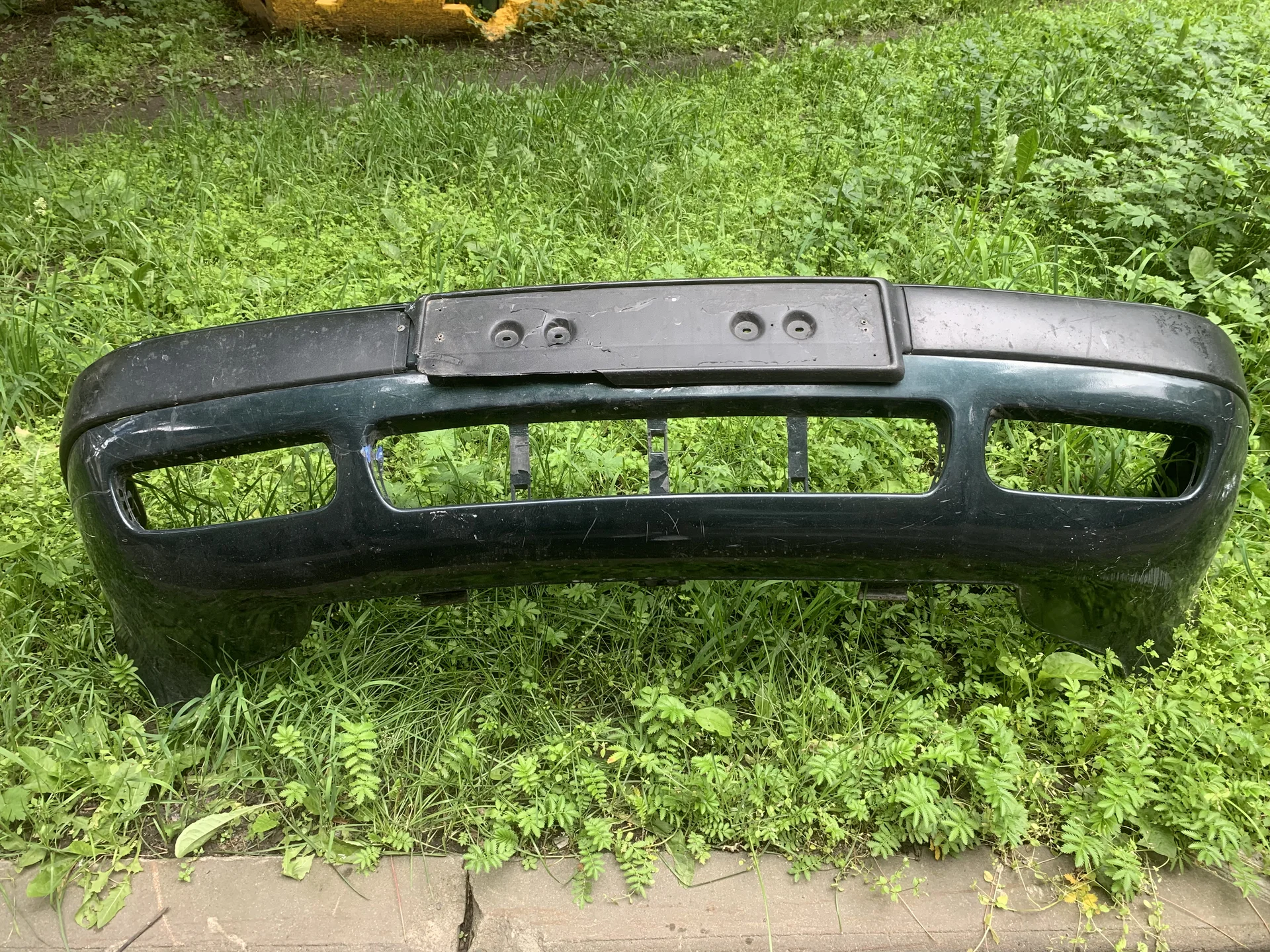 Передний бампер Audi 80 b4 - миниатюра 2