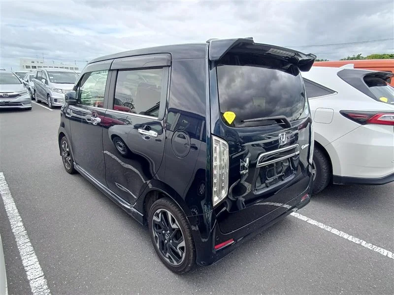Автомобиль Honda N-WGN - миниатюра 5