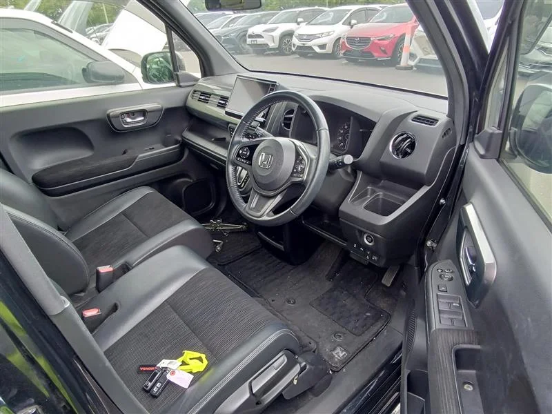 Автомобиль Honda N-WGN - миниатюра 15