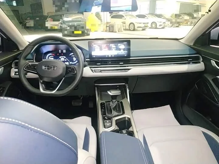 Автомобиль Geely Emgrand 4th Generation 1.5L CVT Flagship Model - миниатюра 5