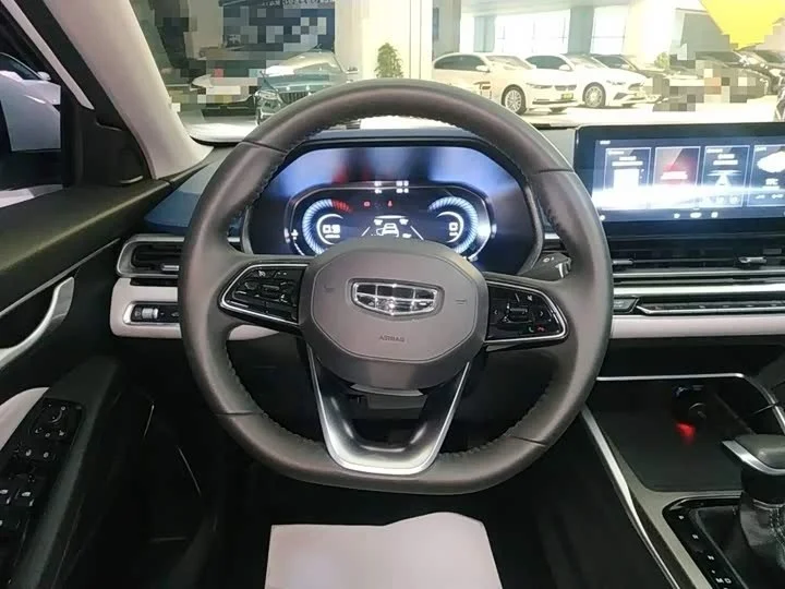 Автомобиль Geely Emgrand 4th Generation 1.5L CVT Flagship Model - миниатюра 6