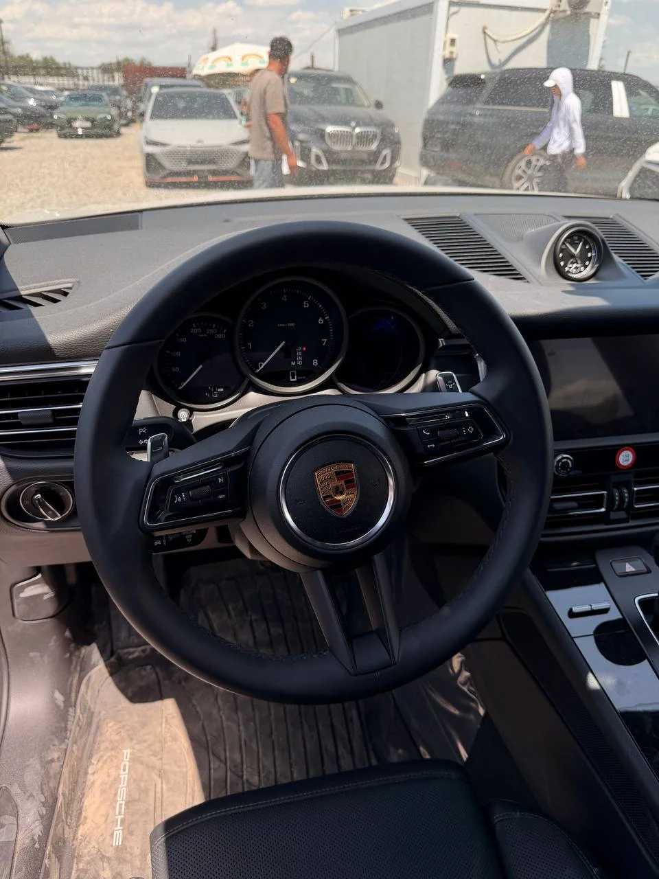 Porsche Macan - миниатюра 10