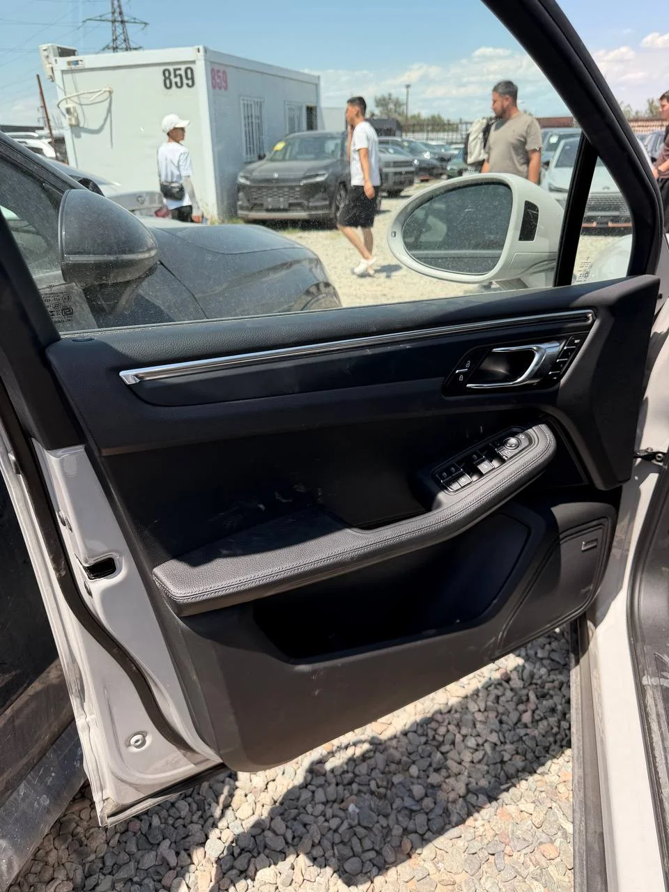 Porsche Macan - миниатюра 11