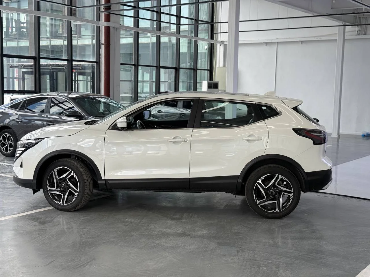Nissan Qashqai CVT XV+ Leading Edition - миниатюра 3