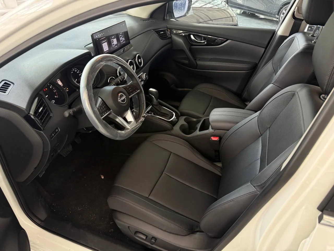 Nissan Qashqai CVT XV+ Leading Edition - миниатюра 4