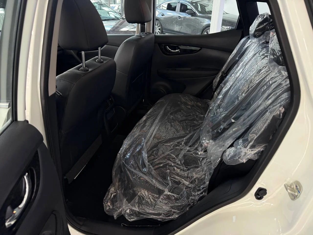 Nissan Qashqai CVT XV+ Leading Edition - миниатюра 7