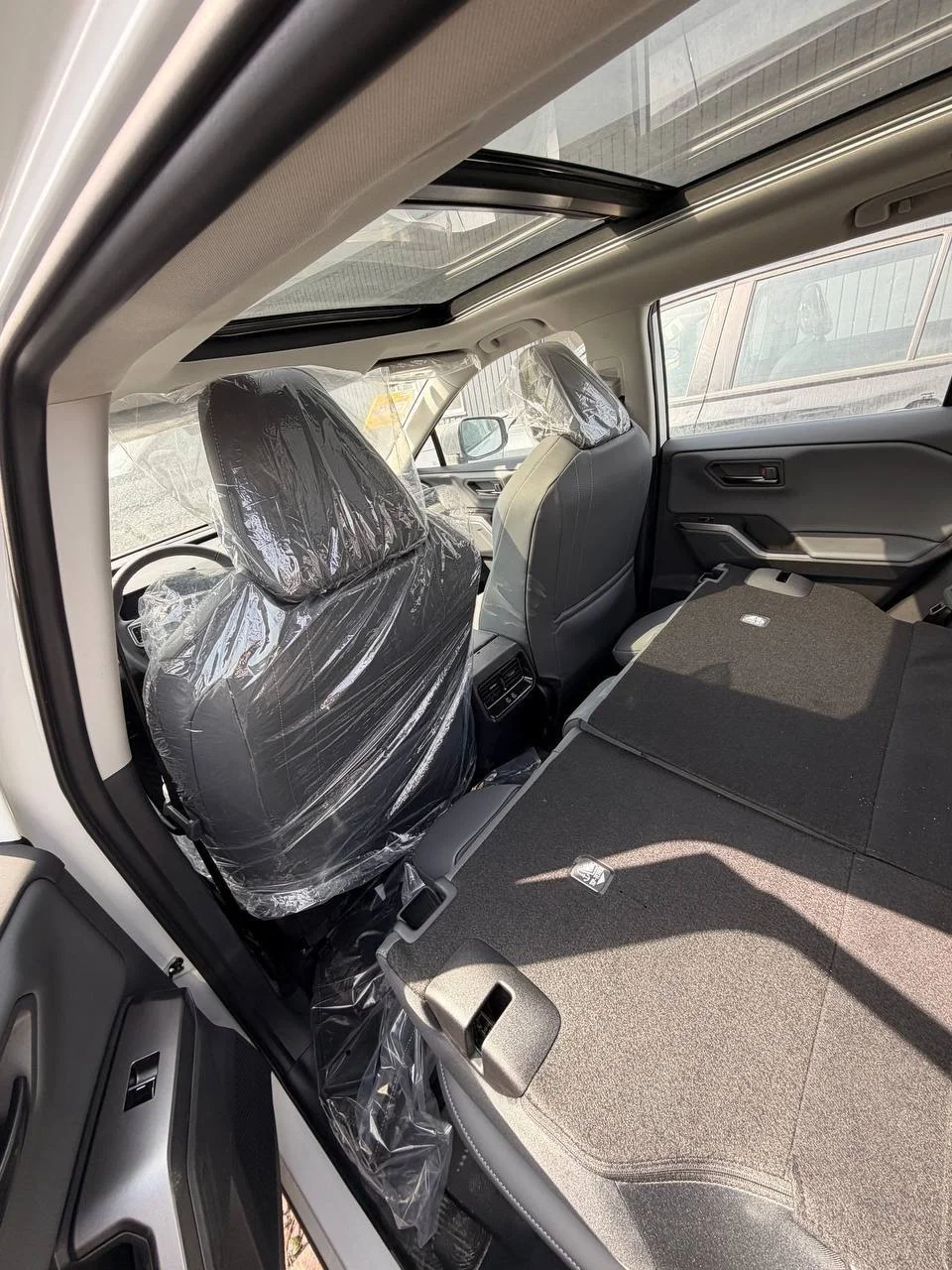 Toyota RAV 4 - миниатюра 6