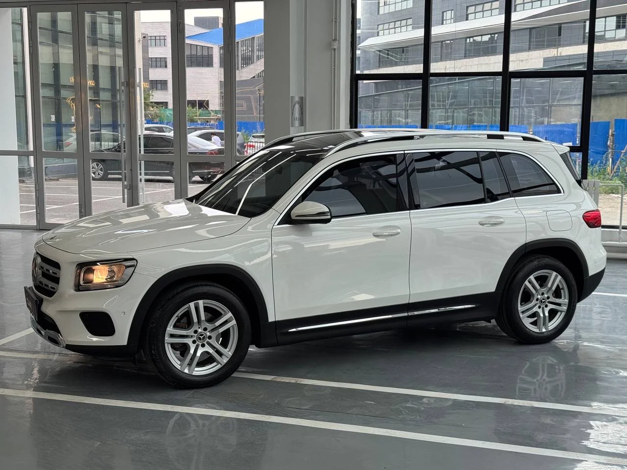 Mercedes-Benz GLB 180 🇩🇪 - миниатюра 3