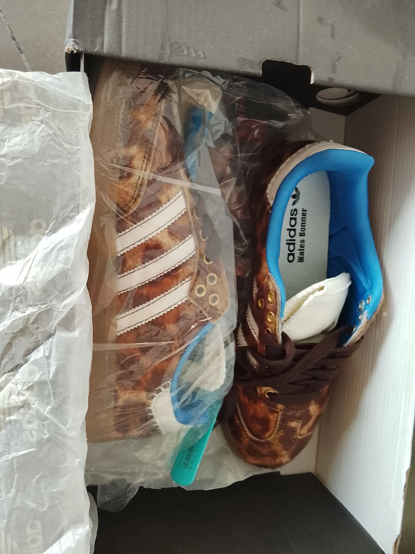 Кроссовки Adidas - миниатюра 2