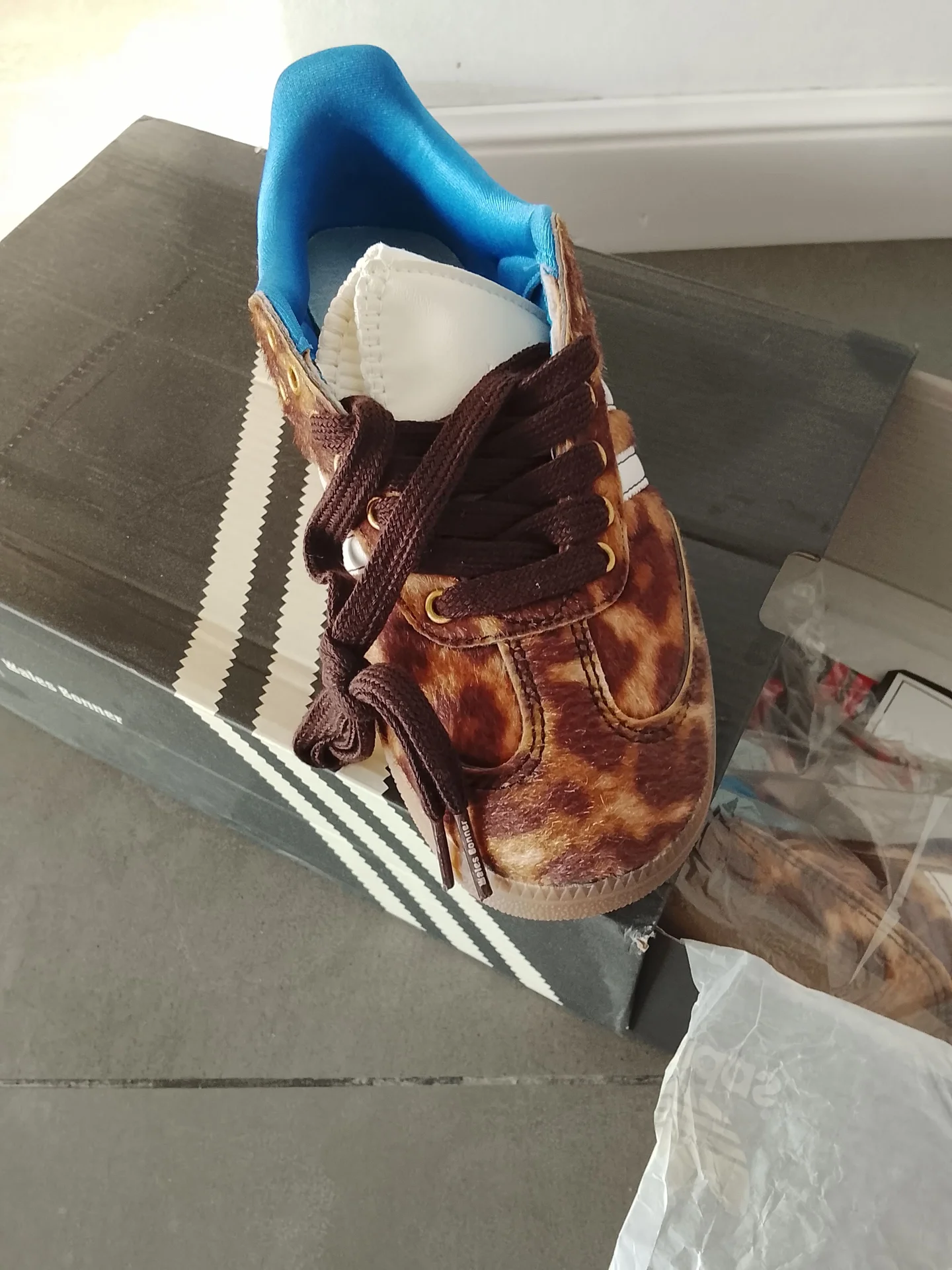 Кроссовки Adidas - миниатюра 3