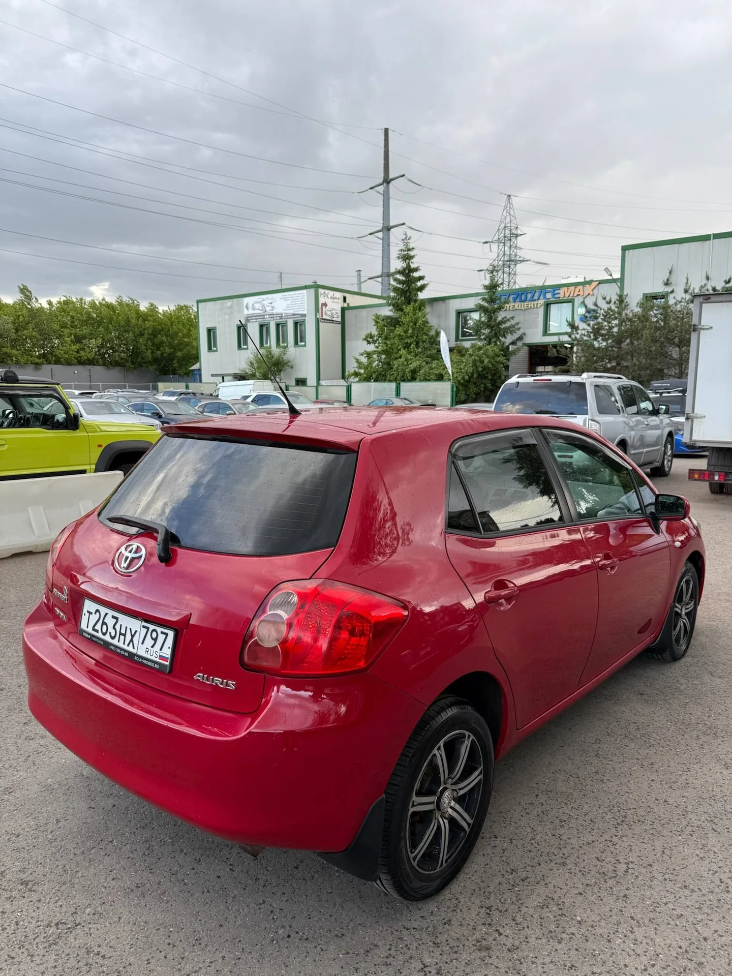 Автомобиль Toyota Auris - миниатюра 4