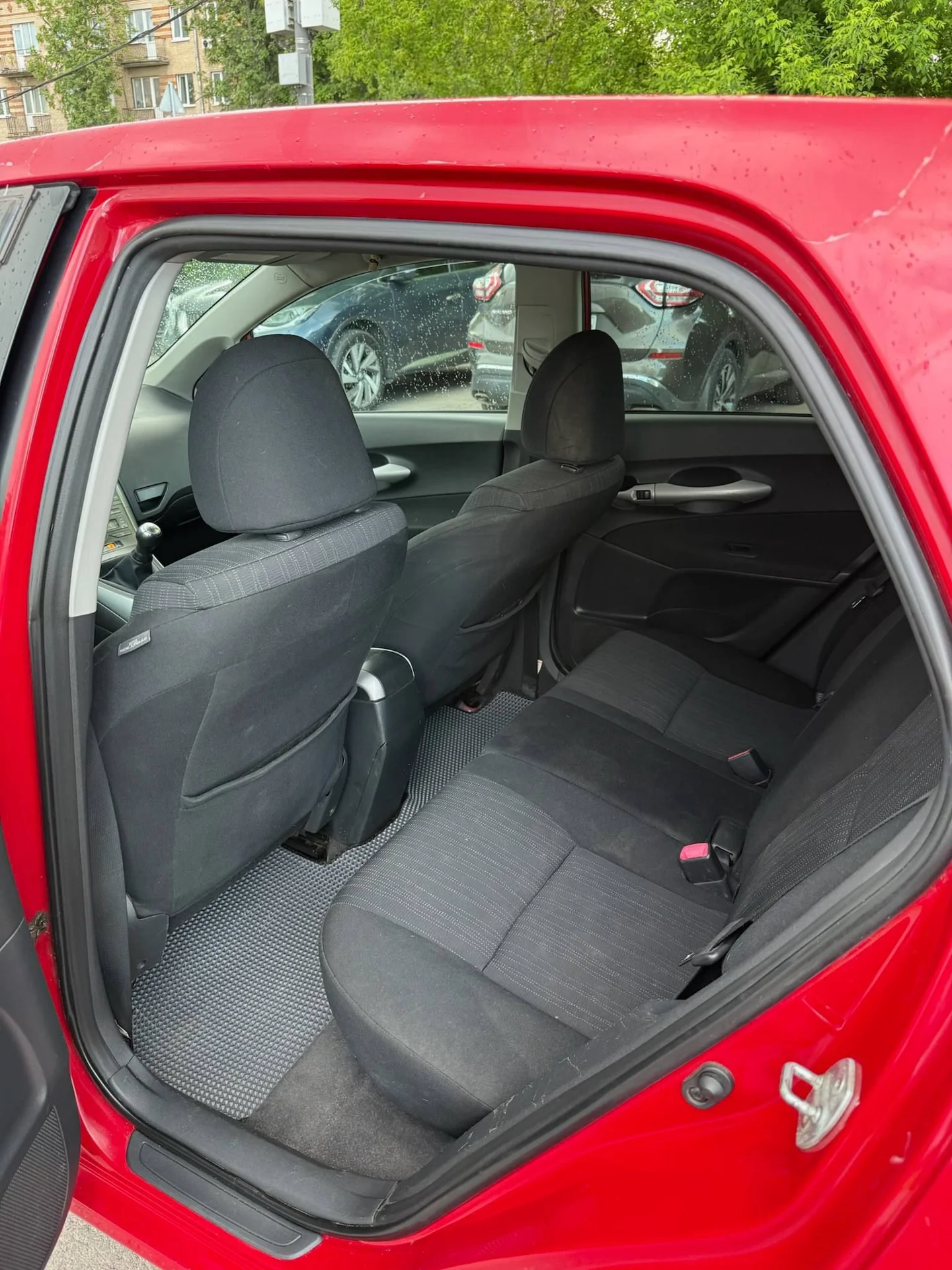 Автомобиль Toyota Auris - миниатюра 7