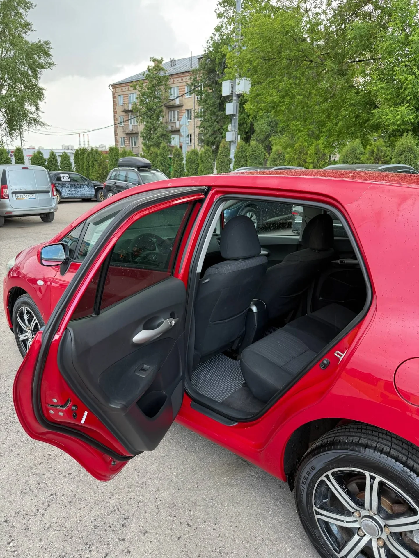 Автомобиль Toyota Auris - миниатюра 8