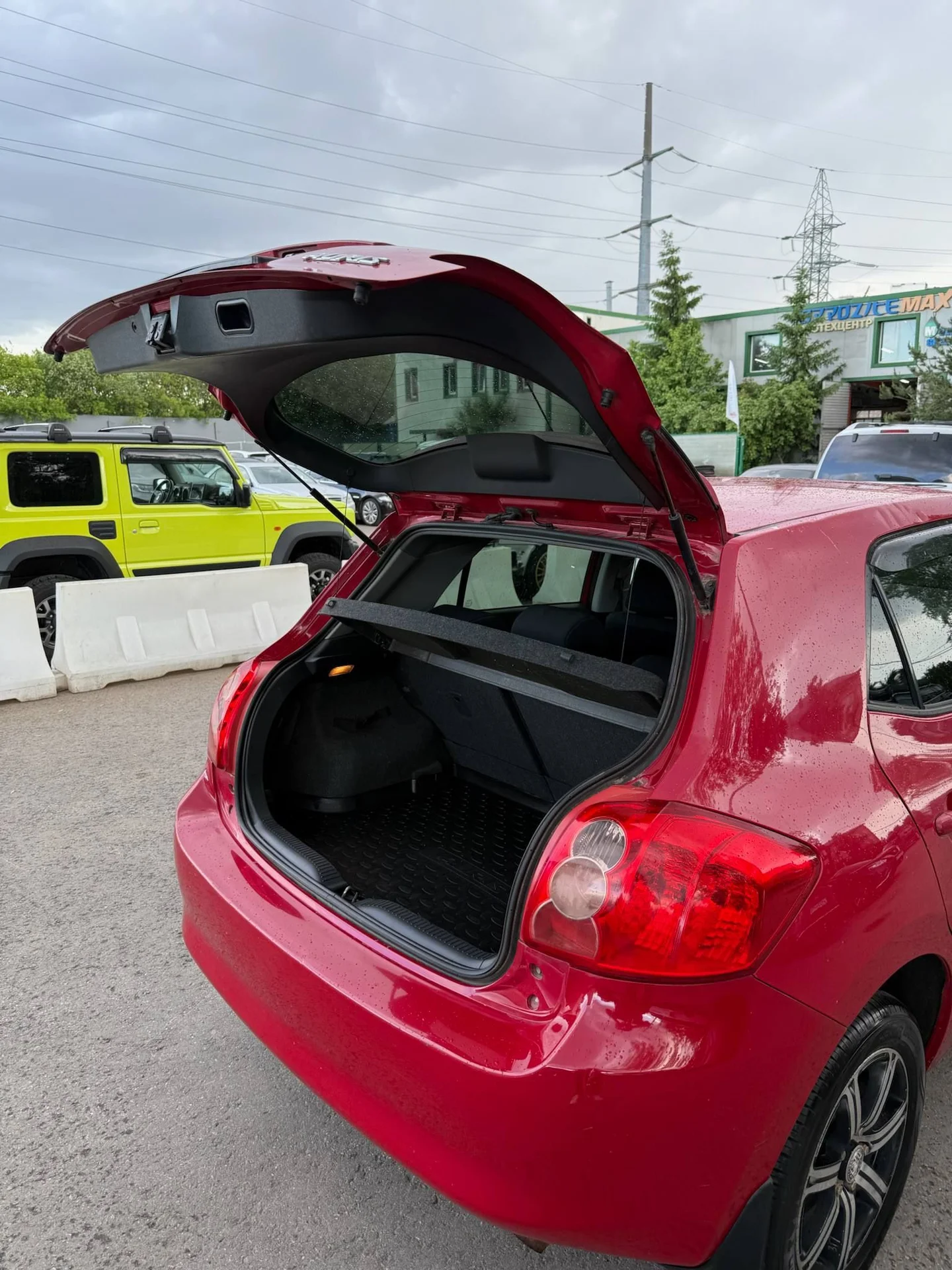 Автомобиль Toyota Auris - миниатюра 9