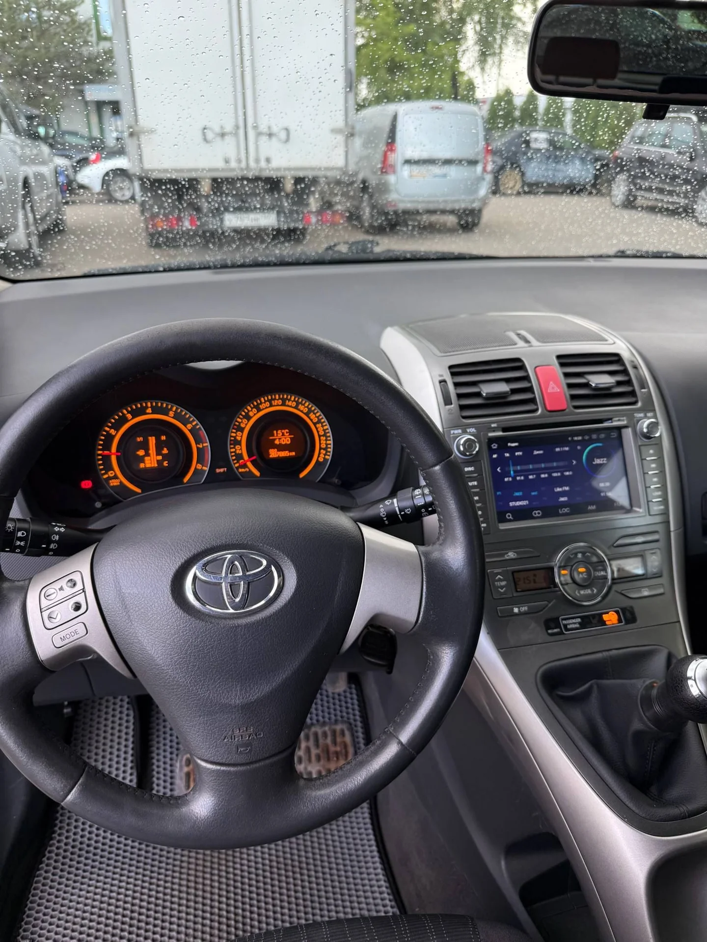 Автомобиль Toyota Auris - миниатюра 14