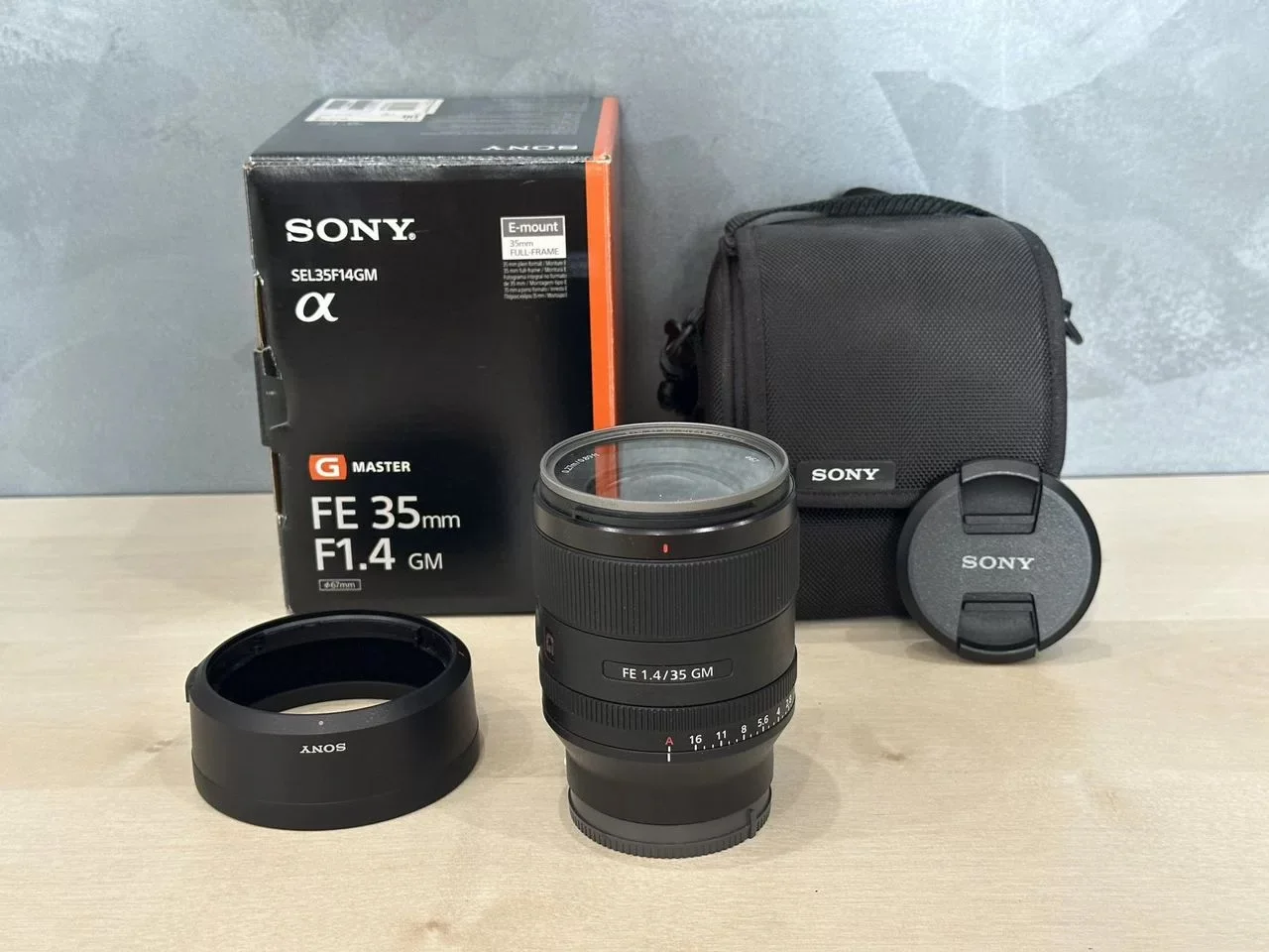 Объектив Sony FE 35mm F1.4 GM + фильтр B+W T-Pro