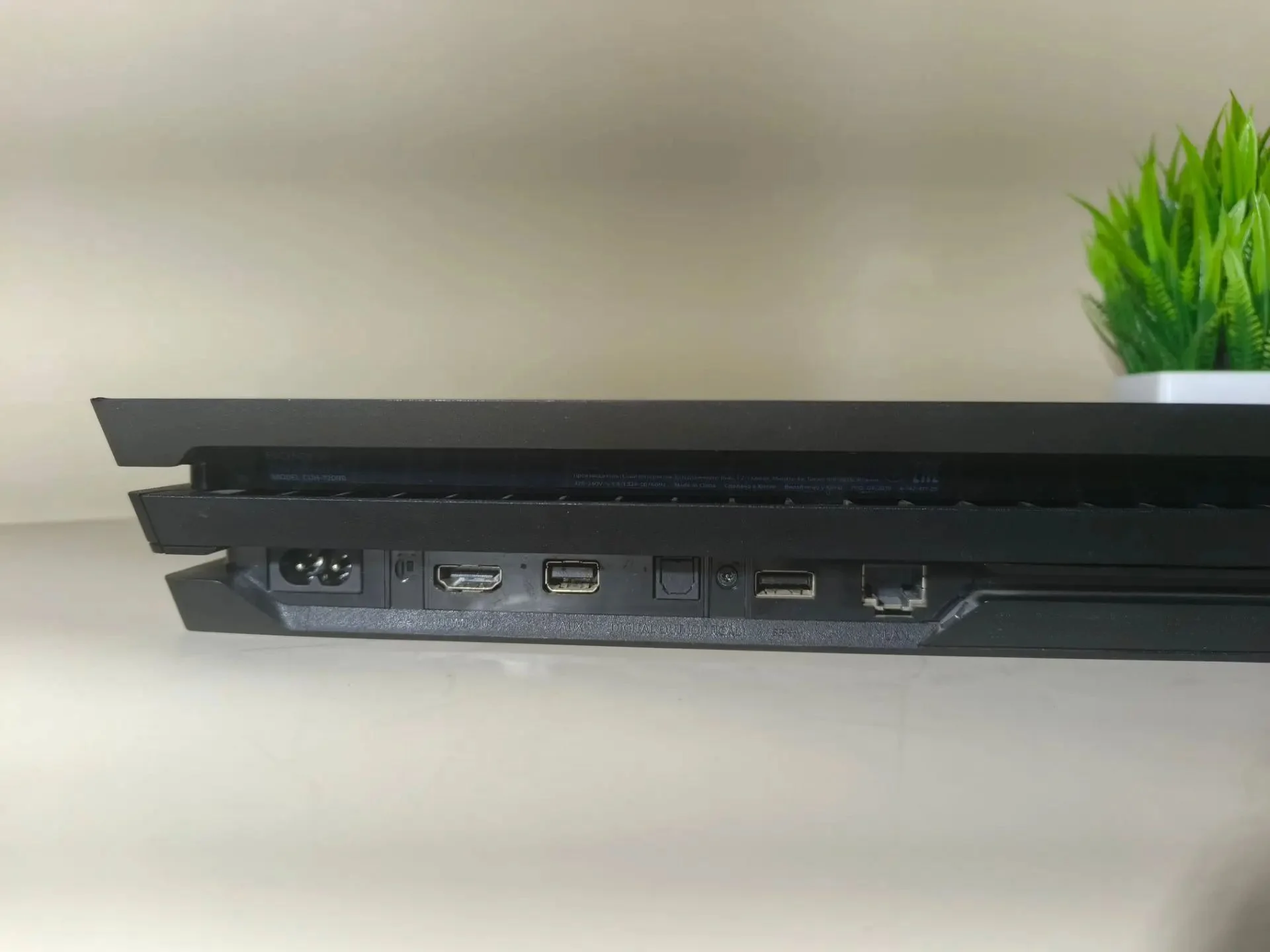 Игровая приставка Sony PS4 Pro 1 ТБ - миниатюра 5