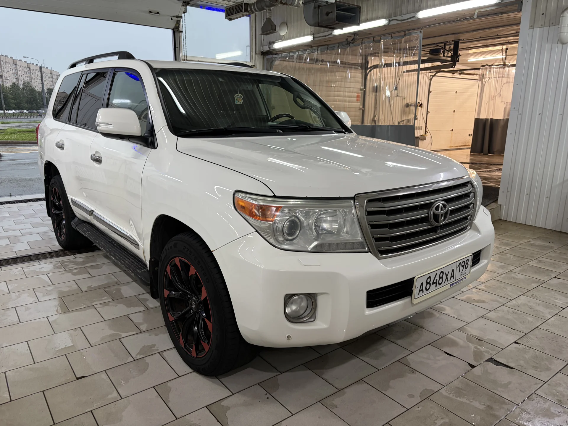 toyota landcruiser 200 2012 - изображение 1