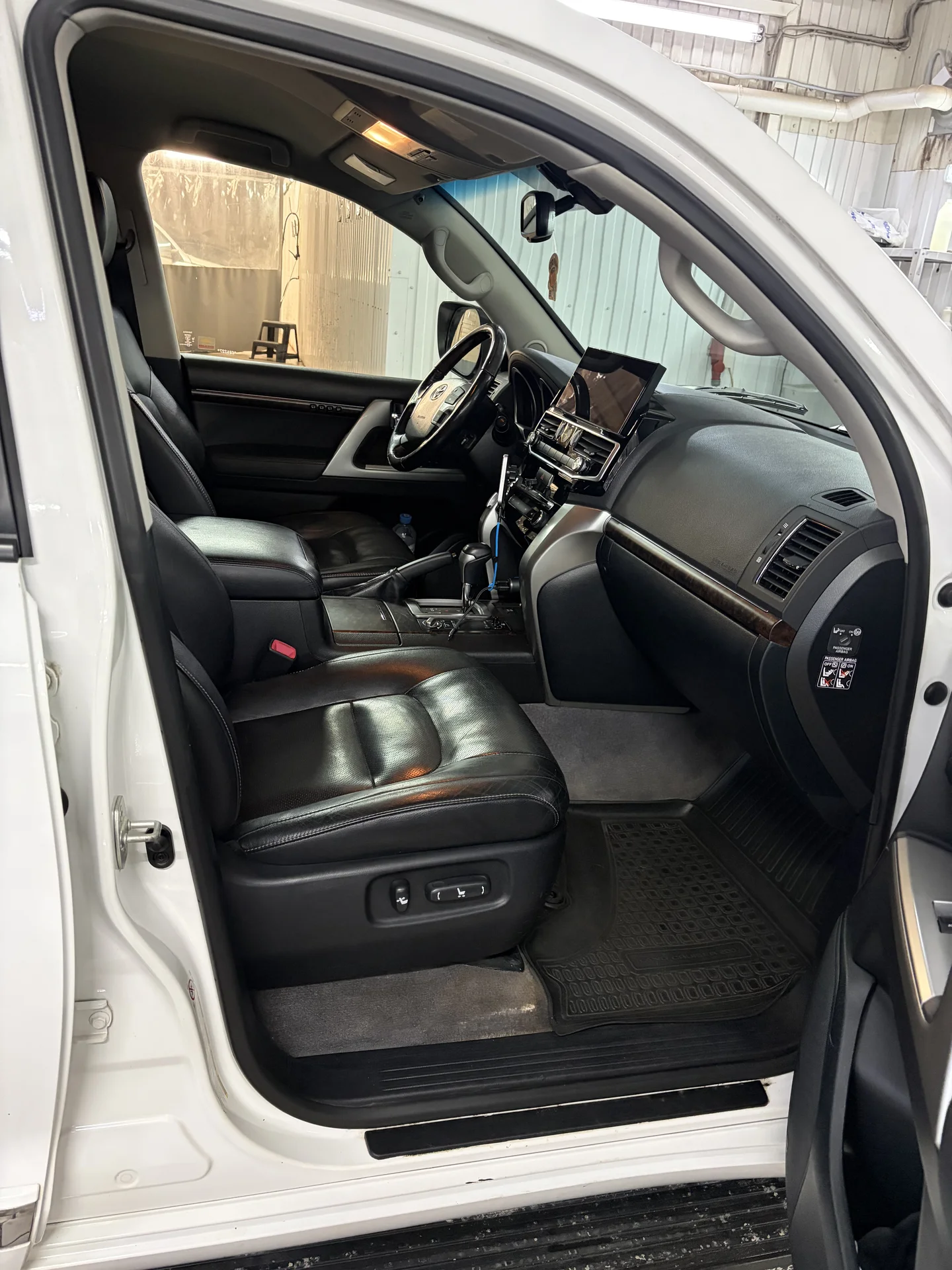 toyota landcruiser 200 2012 - миниатюра 13