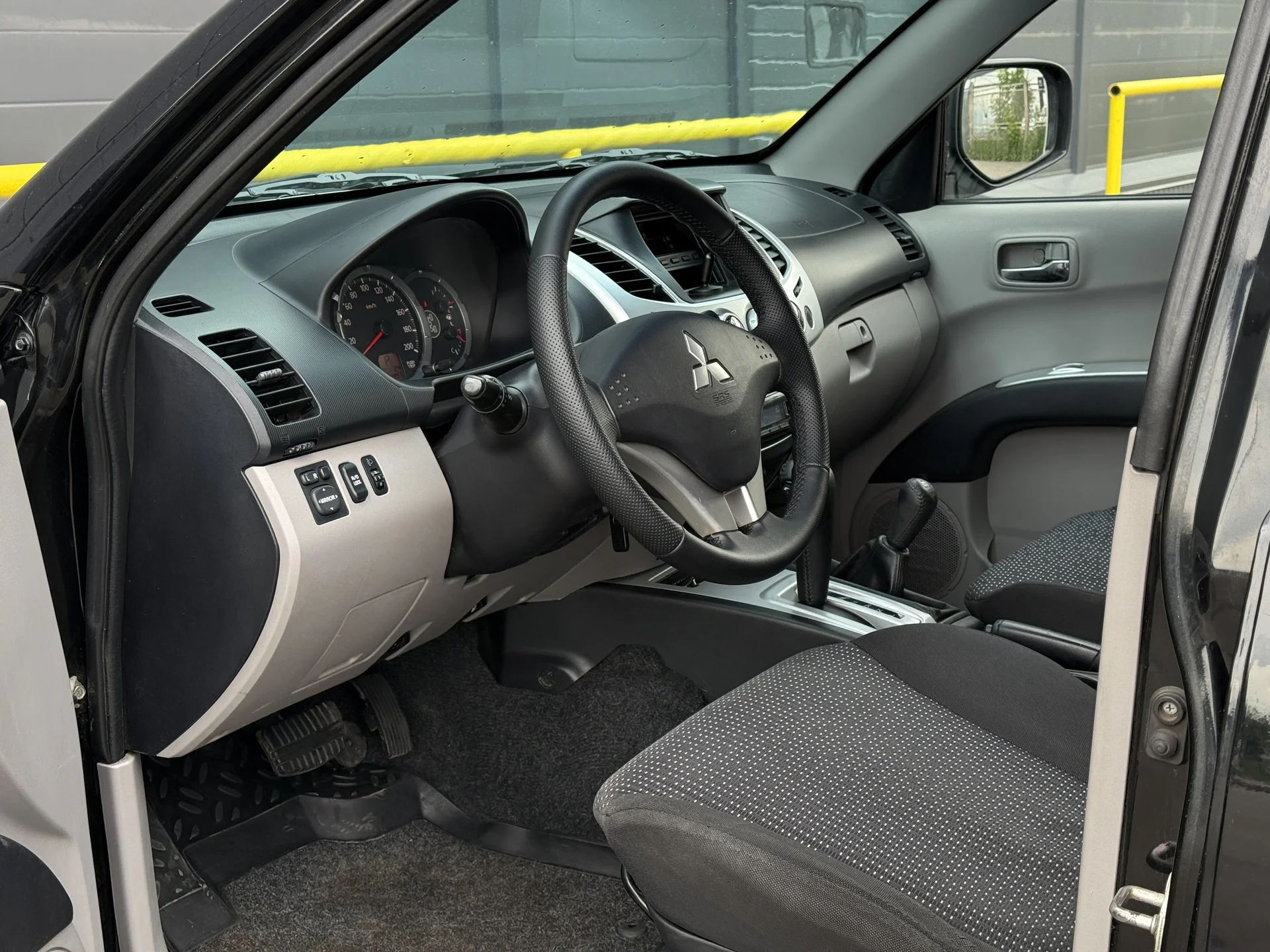 Mitsubishi L200 2012 - миниатюра 5
