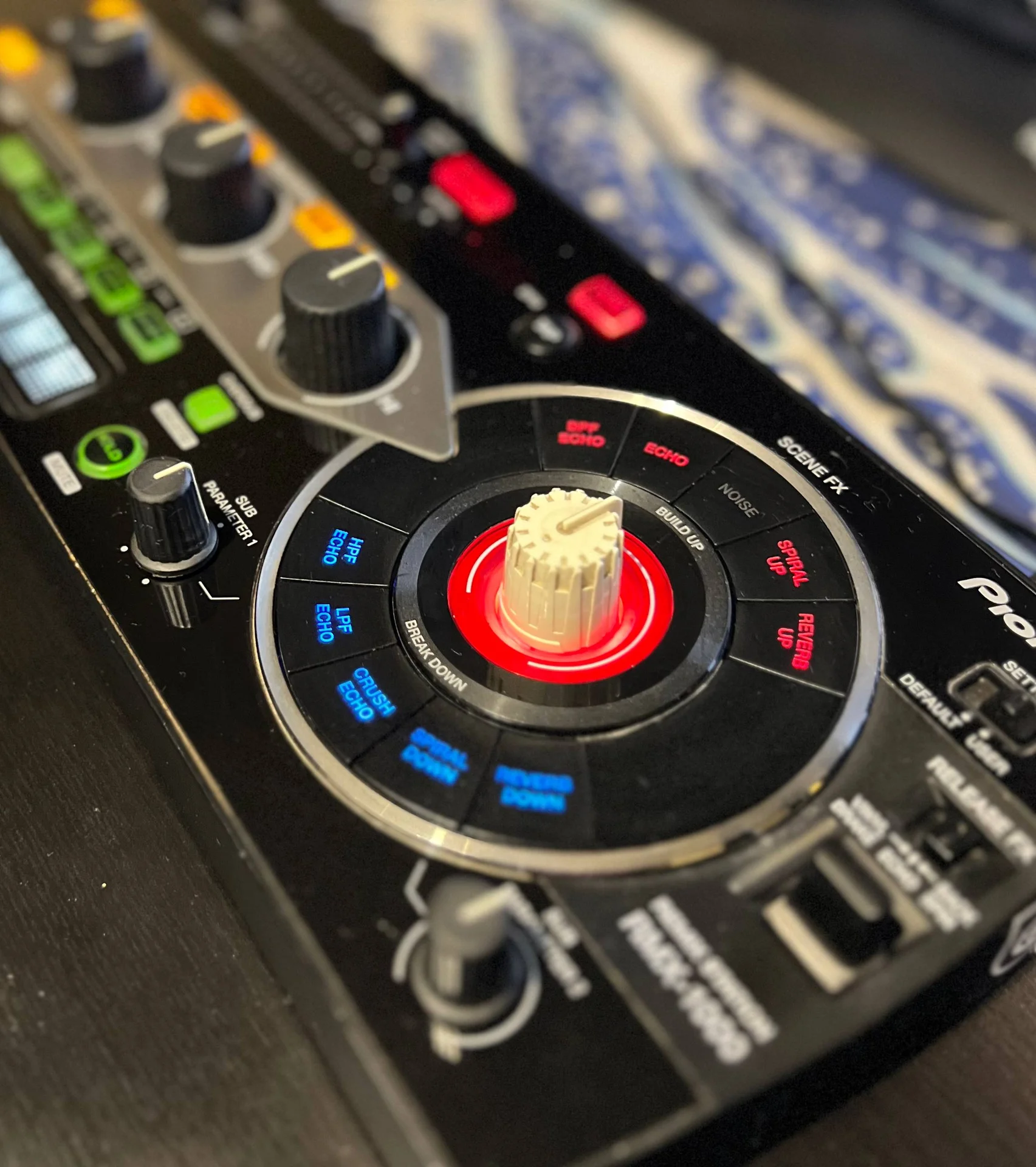 Эффектор Pioneer RMX-1000 - миниатюра 4