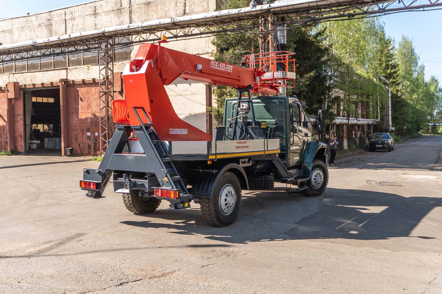 Автовышка ПСС-131.22Э на шасси УРАЛ-43206-67 - миниатюра 3