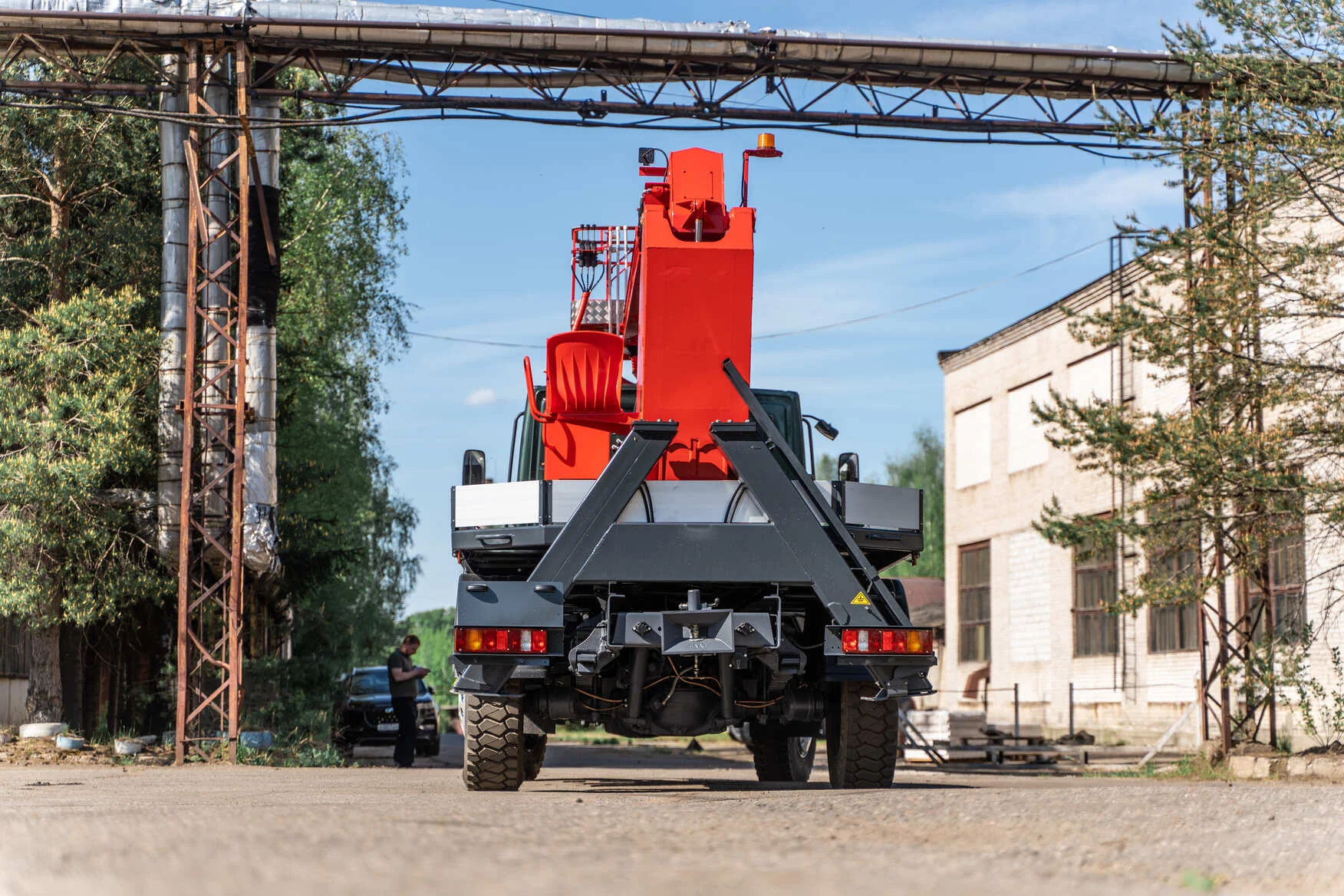 Автовышка ПСС-131.22Э на шасси УРАЛ-43206-67 - миниатюра 4