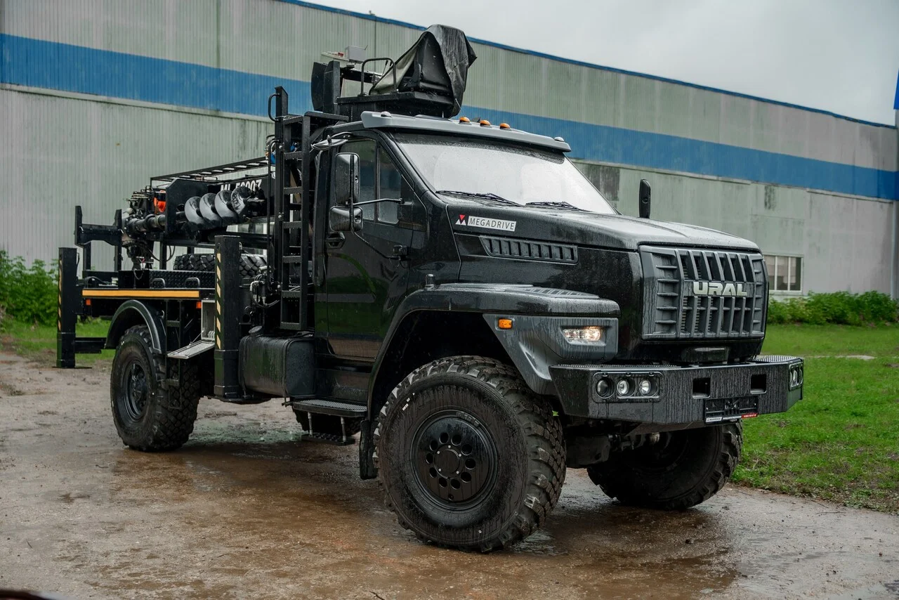 Бурильно-крановая машина ML 5600Z на шасси УРАЛ 43206