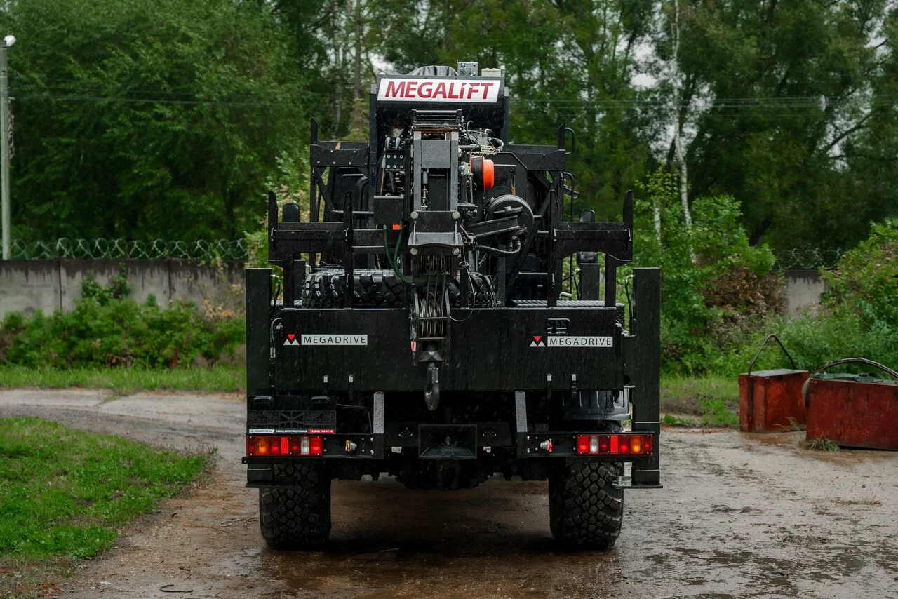 Бурильно-крановая машина ML 5600Z на шасси УРАЛ 43206 - миниатюра 7