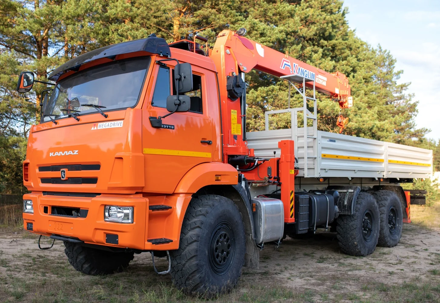 Манипулятор Kanglim KS 2057 на шасси 6х6 КАМАЗ 43118