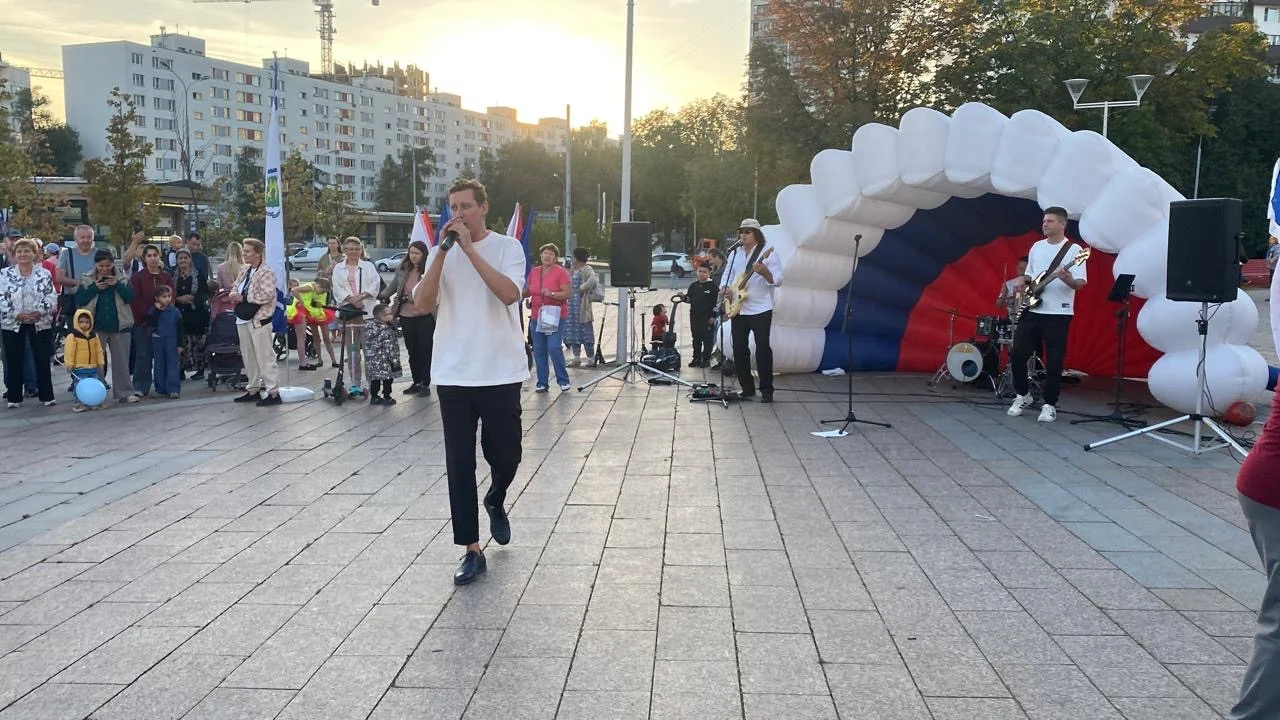 Кавер группа «ВИА РЕТРОМОБИЛЬ» - миниатюра 12
