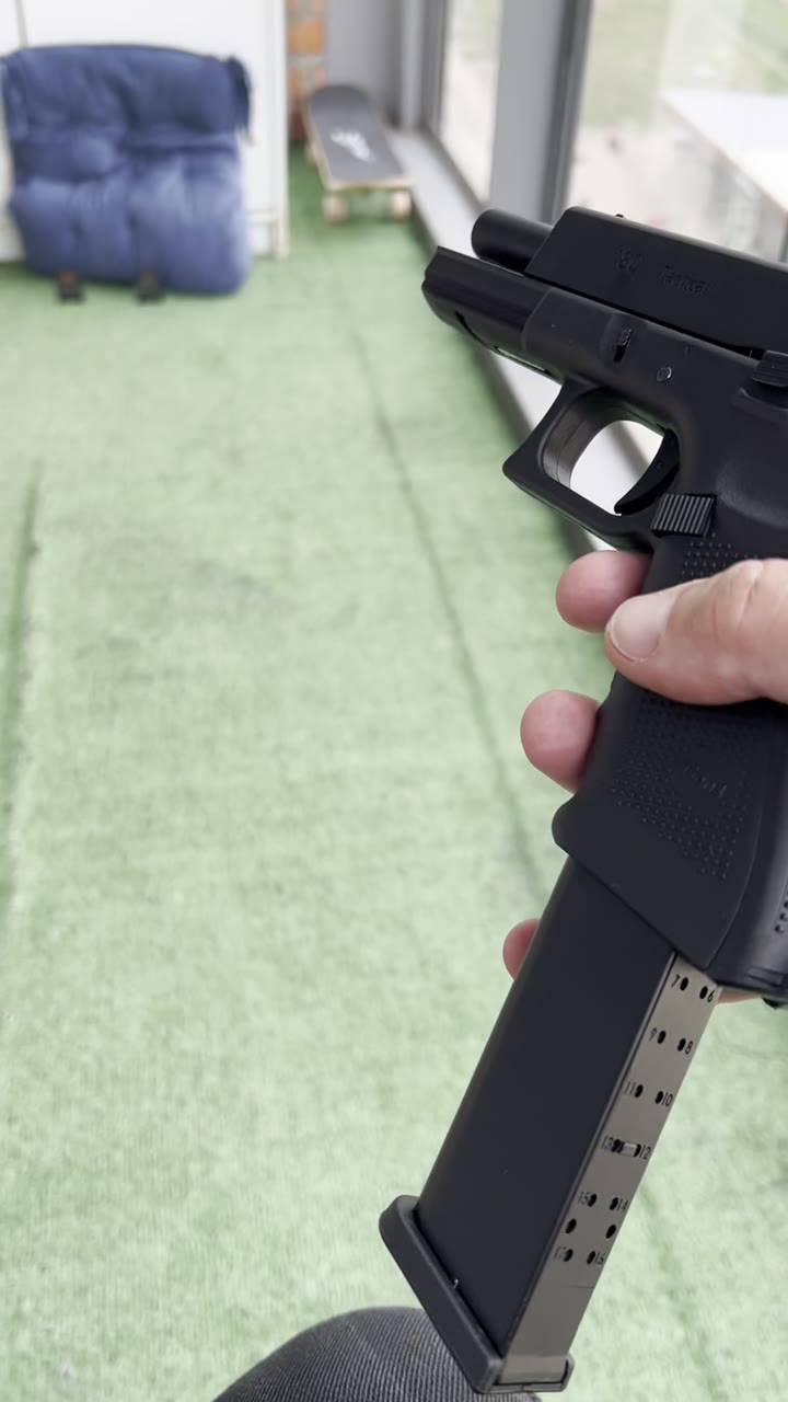 страйкбольный Glock 18c - видео 5